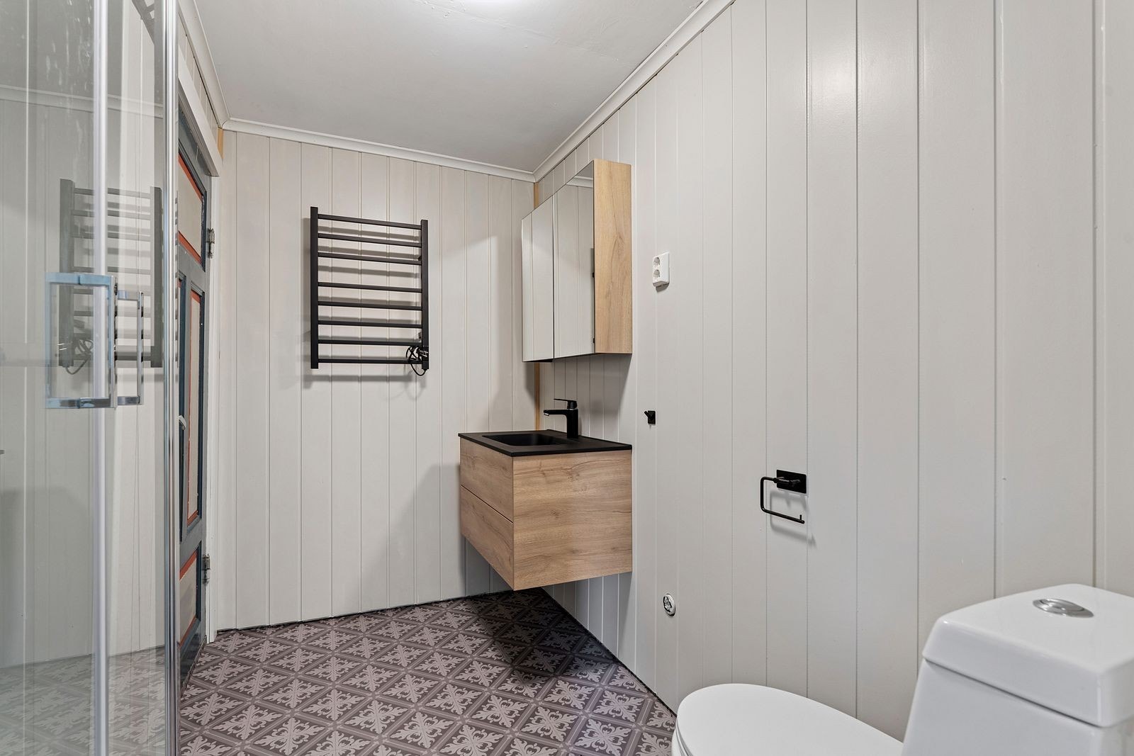 Bad i loftetasje. Innredning fra 2019. Galleribilde