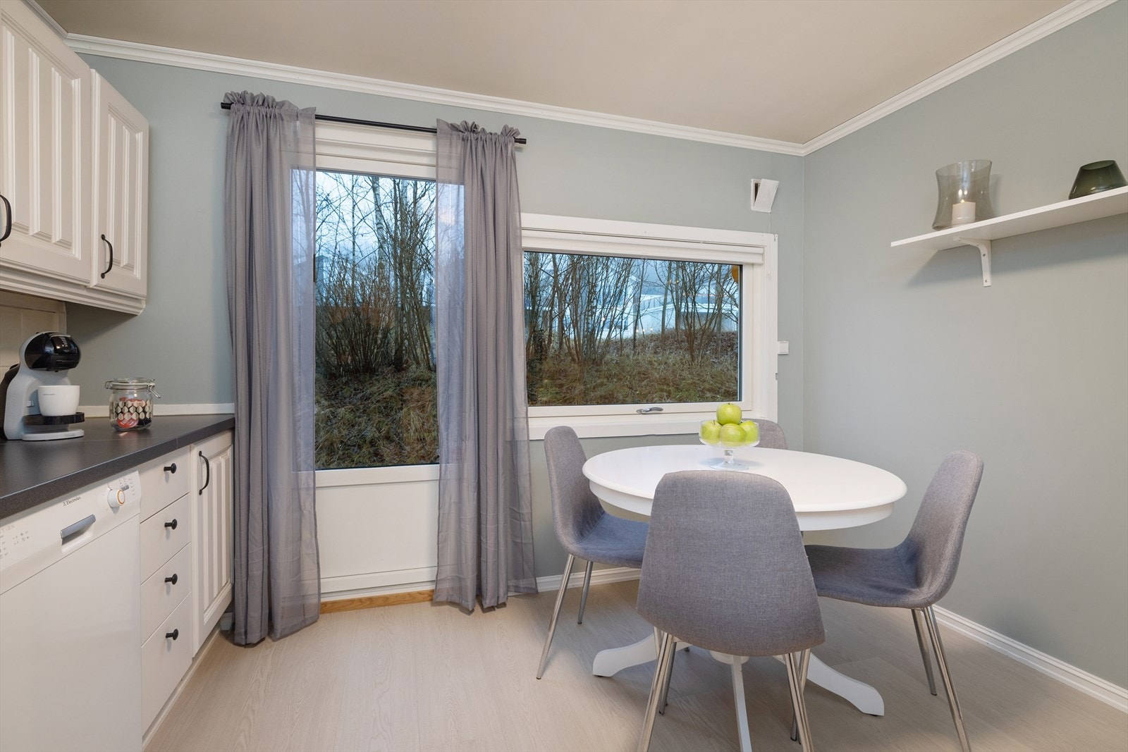 Utgang til hage fra kjøkkenet Galleribilde