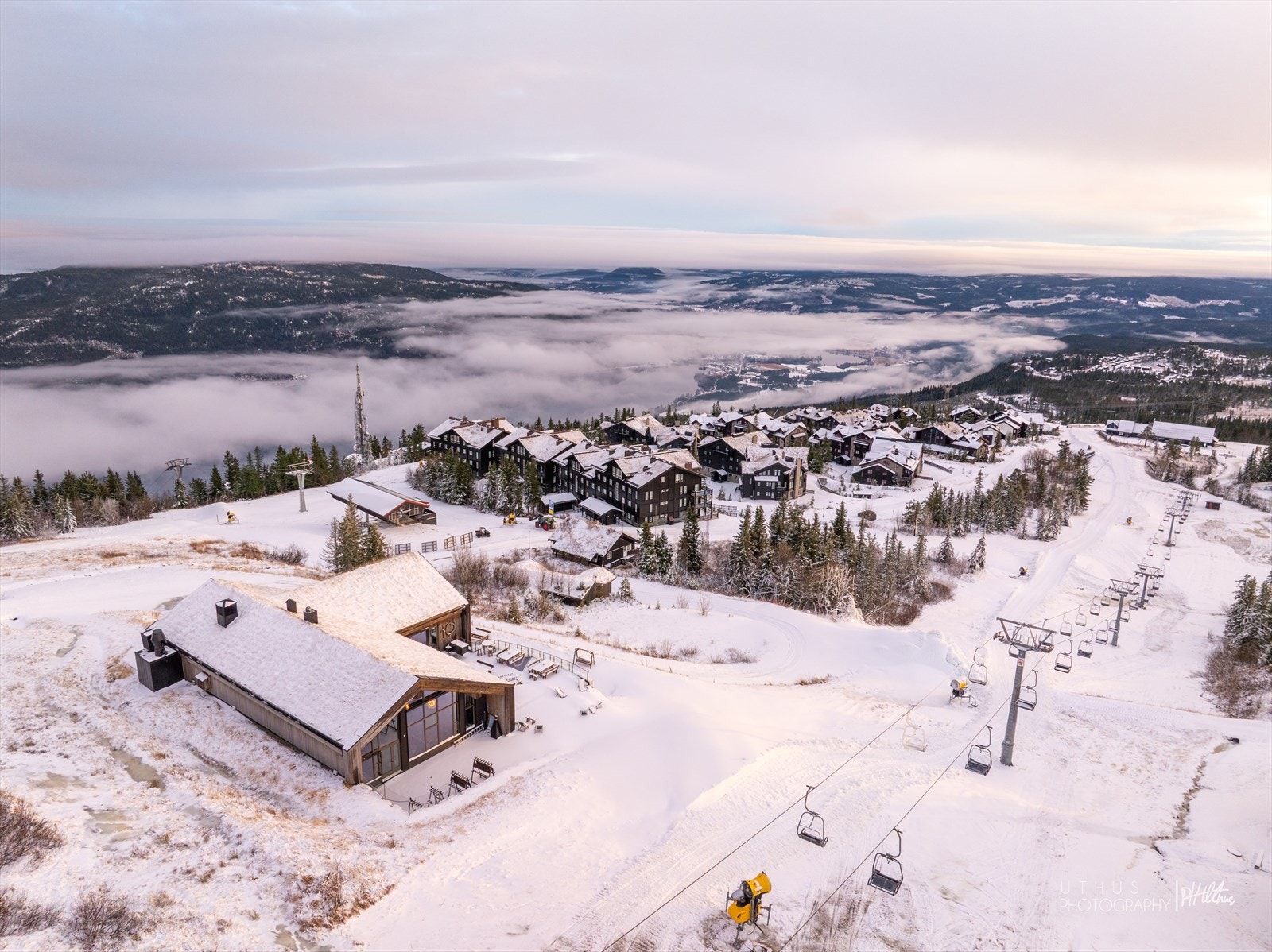 Olympique er rett oppi bakken. Galleribilde