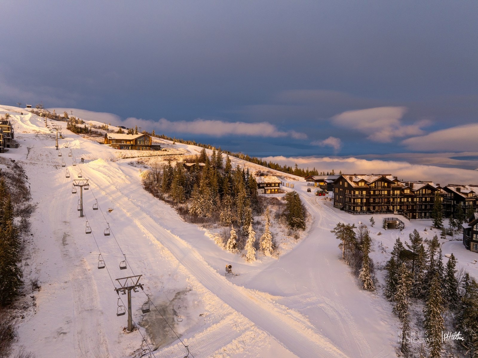 Alpinbakken har 14 heiser og hele 30 nedfarter. Galleribilde