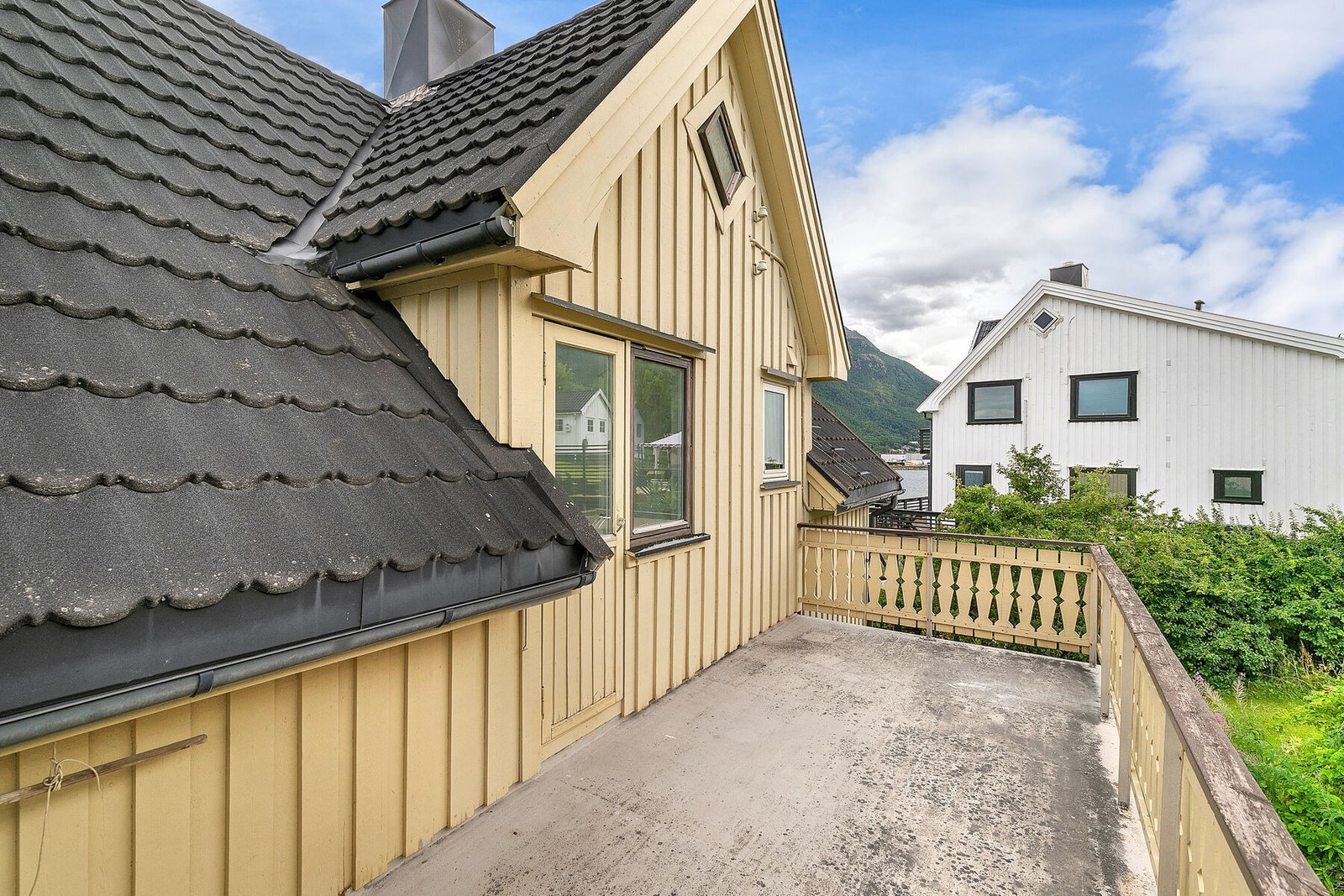 Utgang til altan fra loftsgang Galleribilde