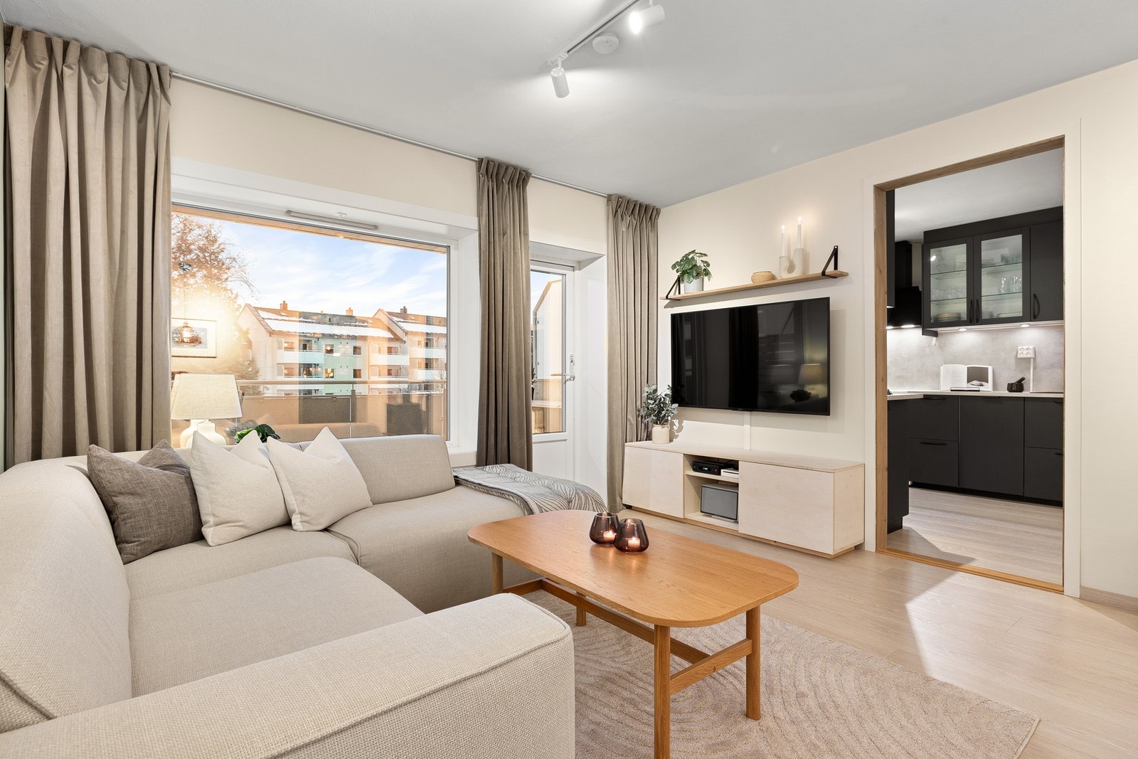 Leiligheten er velholdt og holder en høy standard med gode tilstandsgrader i takstrapport. Galleribilde