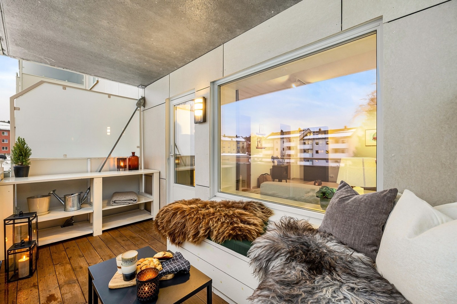 God plass til sittegruppe. Galleribilde