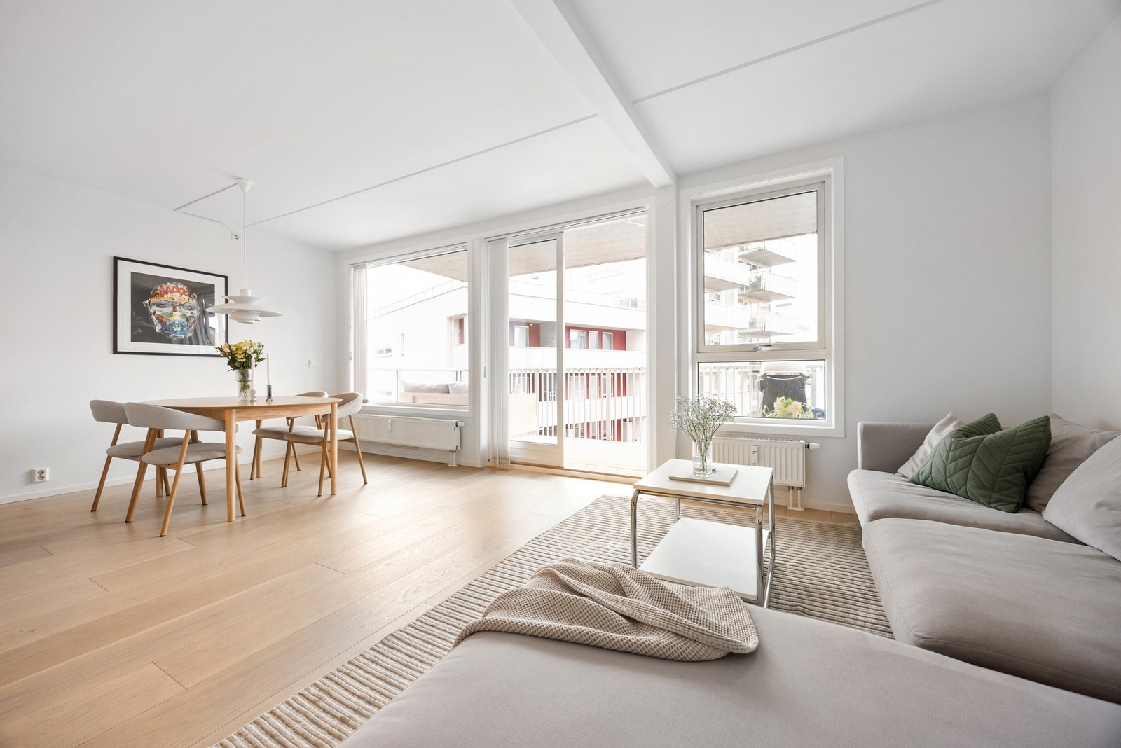 2-lags vinduer og balkongdør fra byggeår. Galleribilde