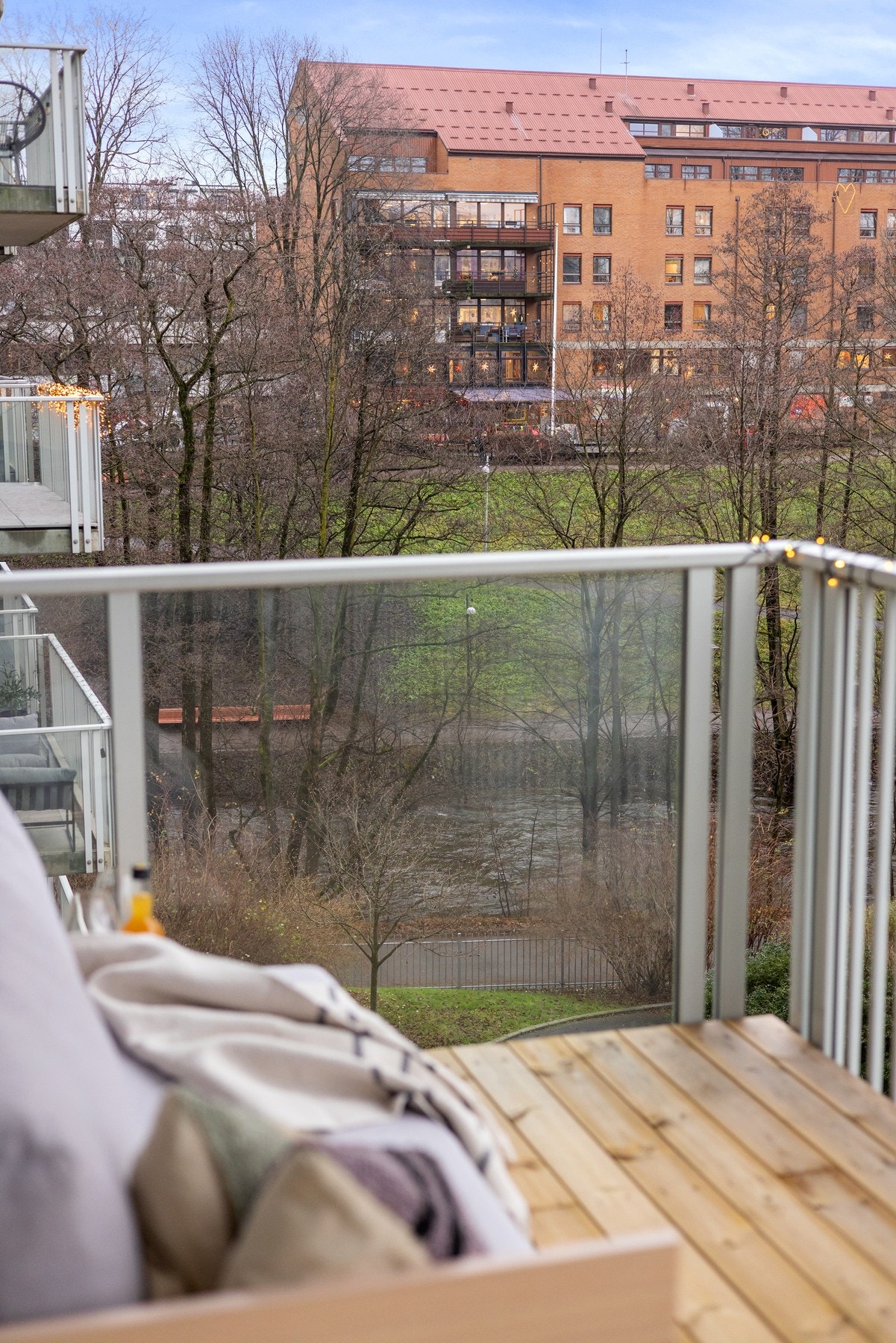 Utsyn mot Akerselva. Galleribilde