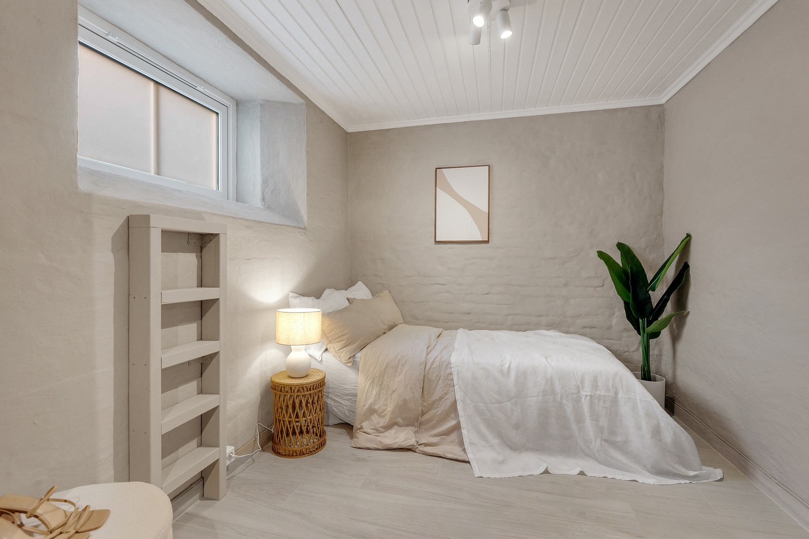 Soverom II er også av god størrelse og kan også brukes som hovedsoverom om ønskelig. Galleribilde