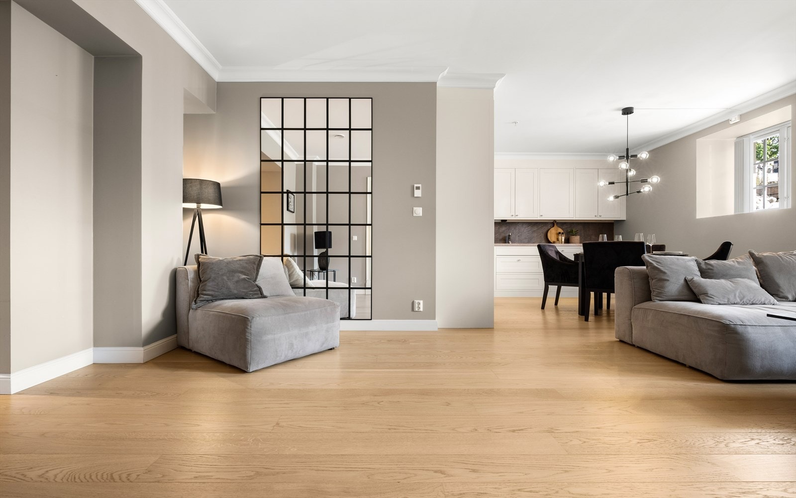 Lyse og åpne rom som gir en behagelig atmosfære. Galleribilde