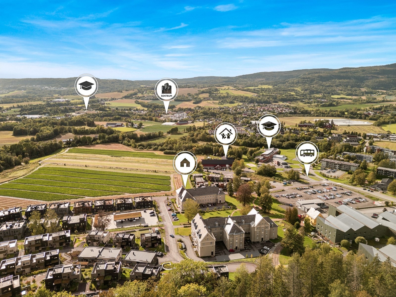 Kun ca 10 minutter til henholdsvis Asker og Drammen. Det er god bussforbindelse til/fra, med bussholdeplass rett i nærheten. Galleribilde