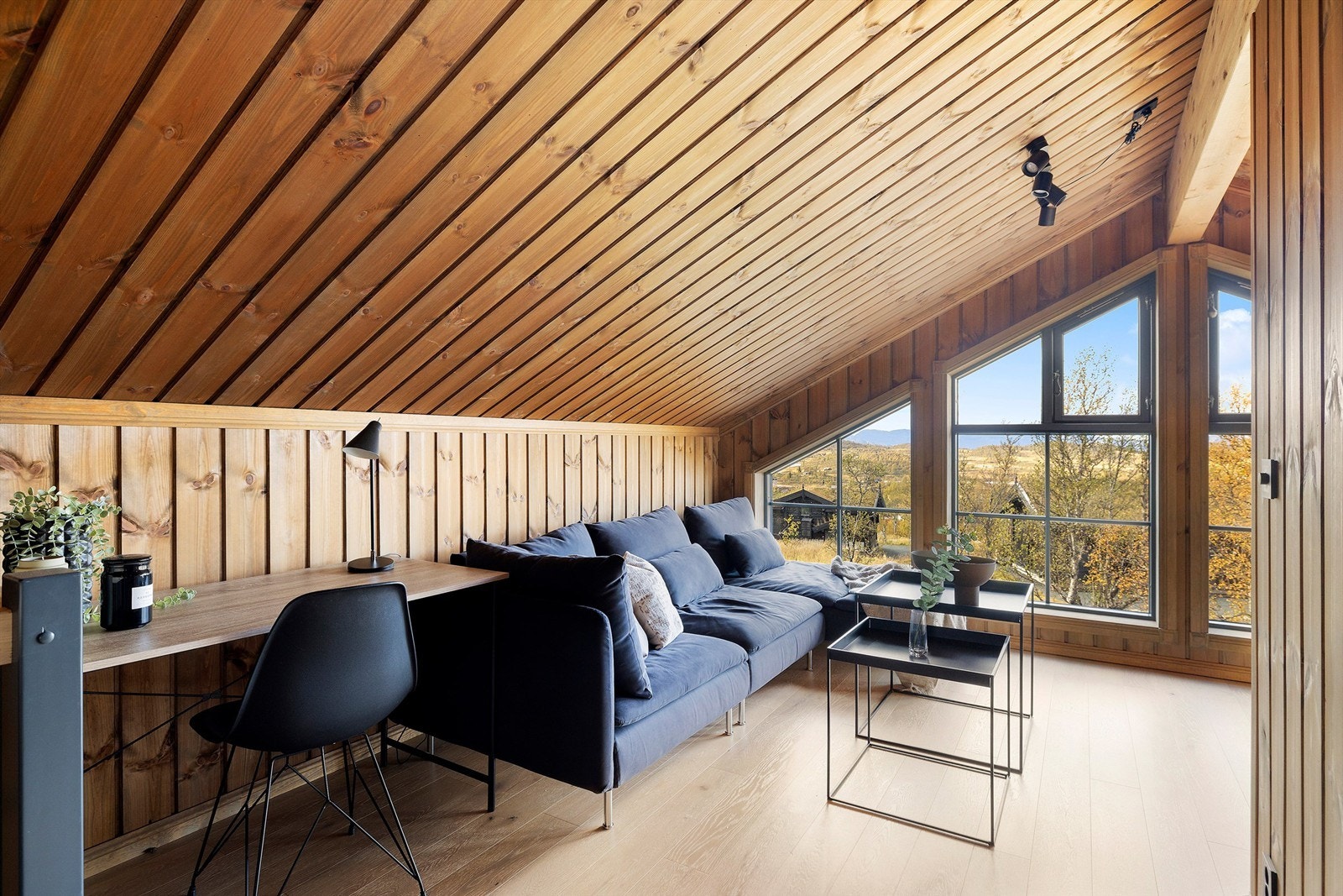 Loftstue med plass til hyttekontor Galleribilde