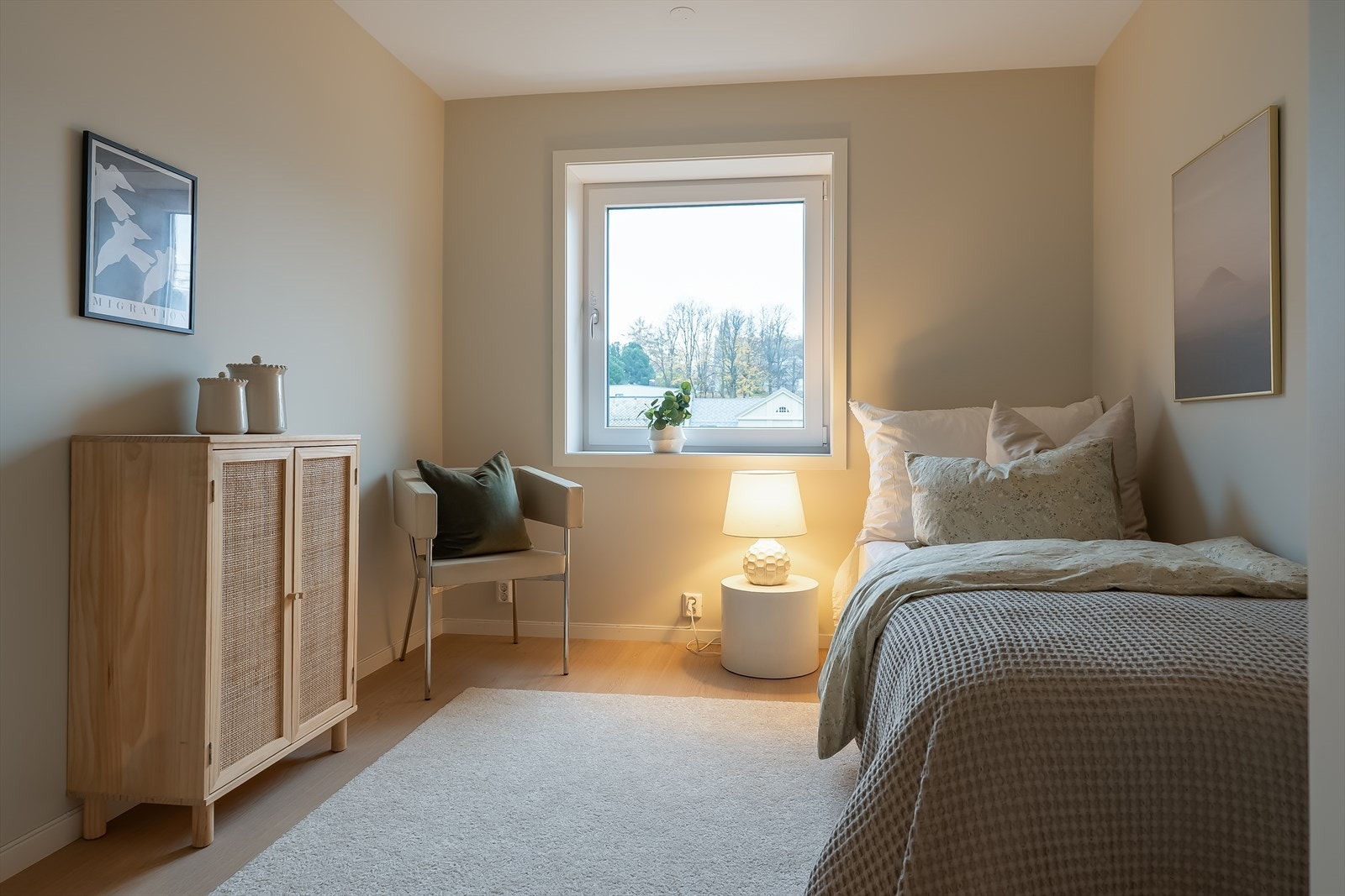 Begge disse får også godt med plass til både dobbeltseng, garderobeskap og kontorpult. Galleribilde