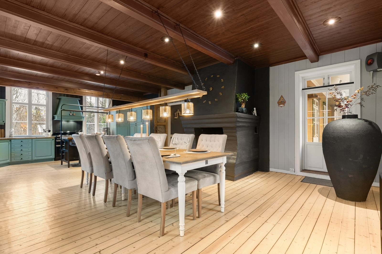 Det er også direkte utgang til terrassen fra kjøkkenet. Galleribilde