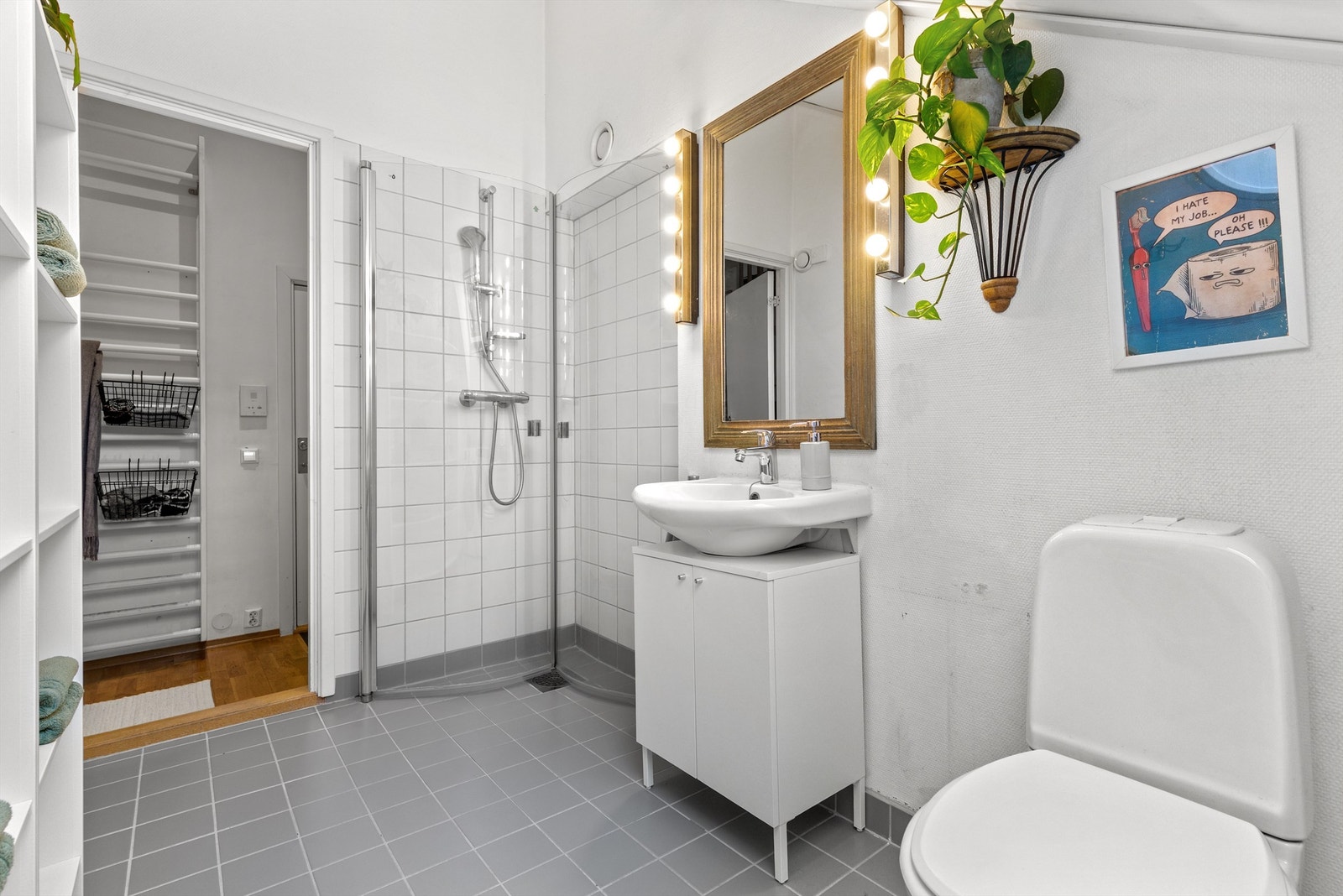 Dusjhjørne med innsvingbare dusjvegger Galleribilde