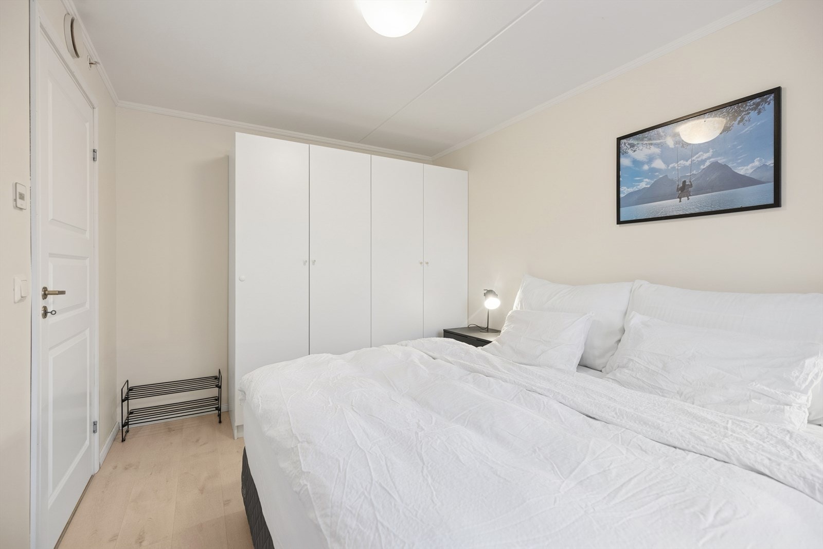 Soverommene er begge plassert på hver sin ende av leiligheten. Galleribilde