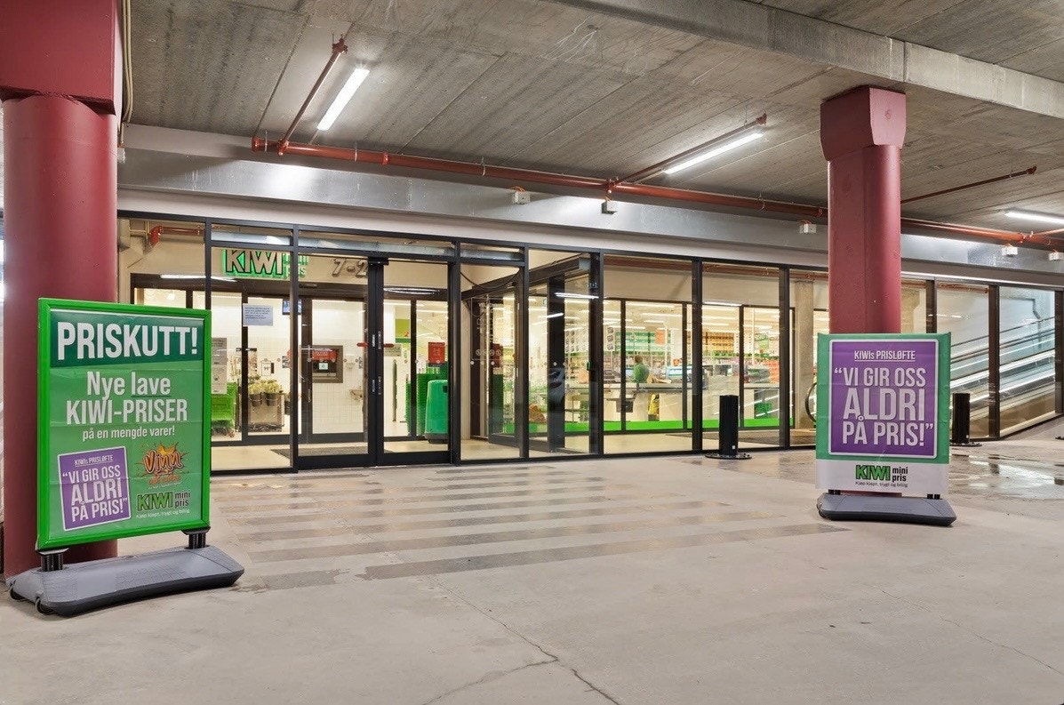 Dagligvarehandelen kan blant annet gjøres på Kiwi i Heggedal sentrum. Galleribilde
