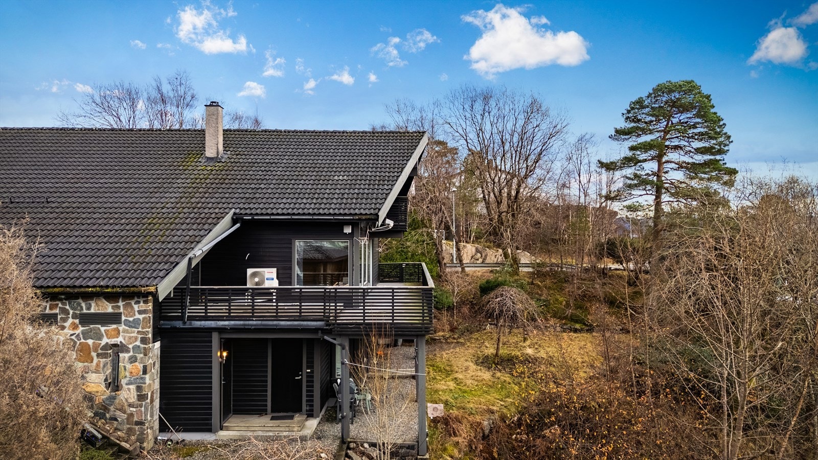 - Emera eiendomsmegling v/Erlend Stokmo har gleden av å presentere Tjørnhaugen 76 - Galleribilde