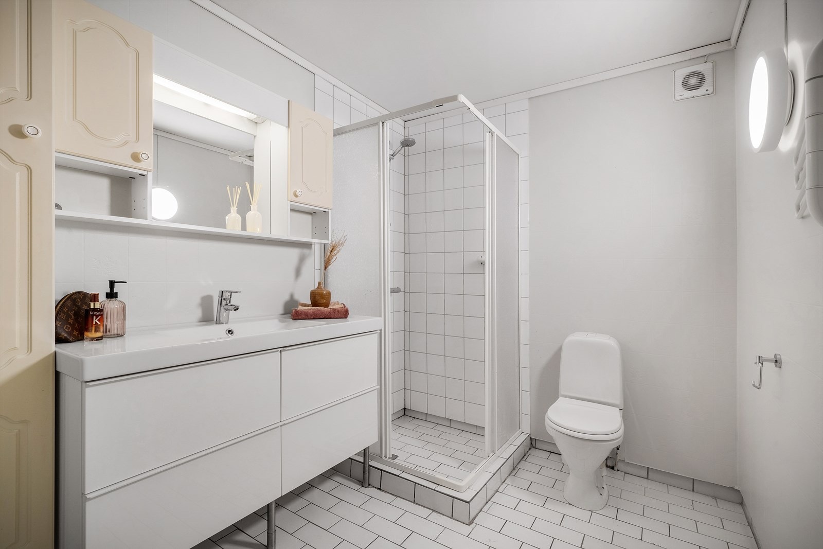 - Badet måler 6,5m² - Galleribilde