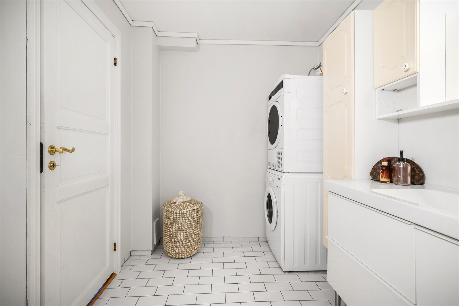 - Her er det opplegg til vaskemaskin og tørketrommel - Galleribilde