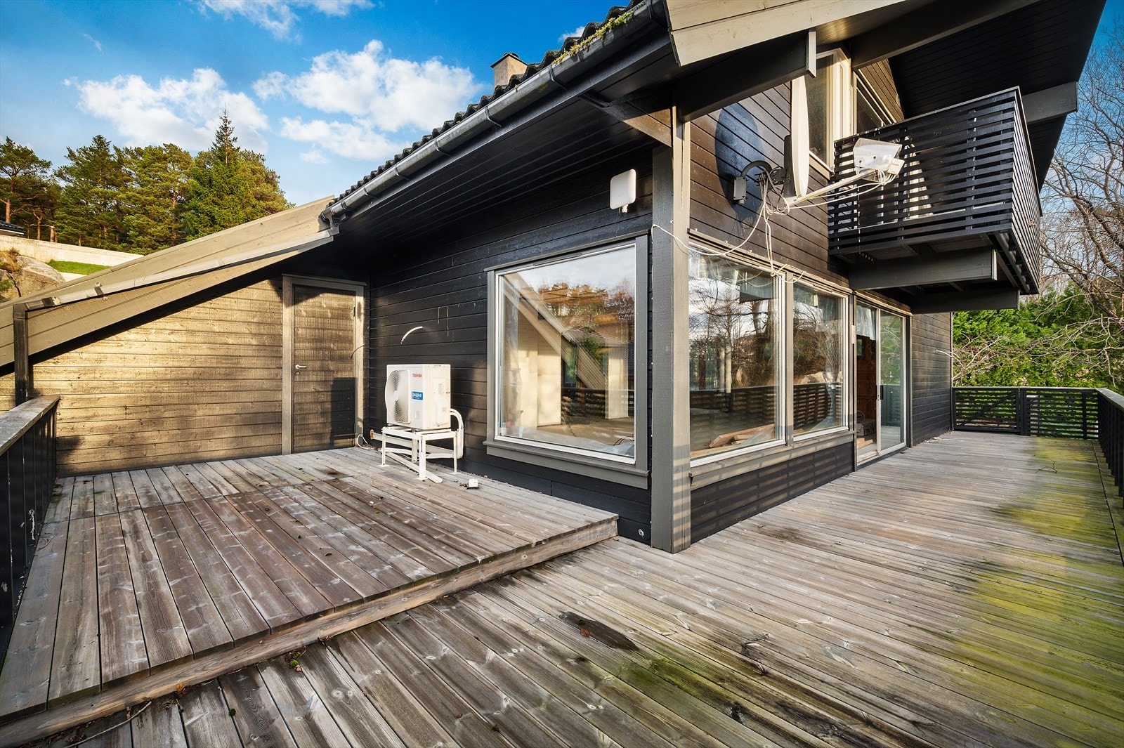 - Emera eiendomsmegling v/Erlend Stokmo har gleden av å presentere Tjørnhaugen 76 - Galleribilde