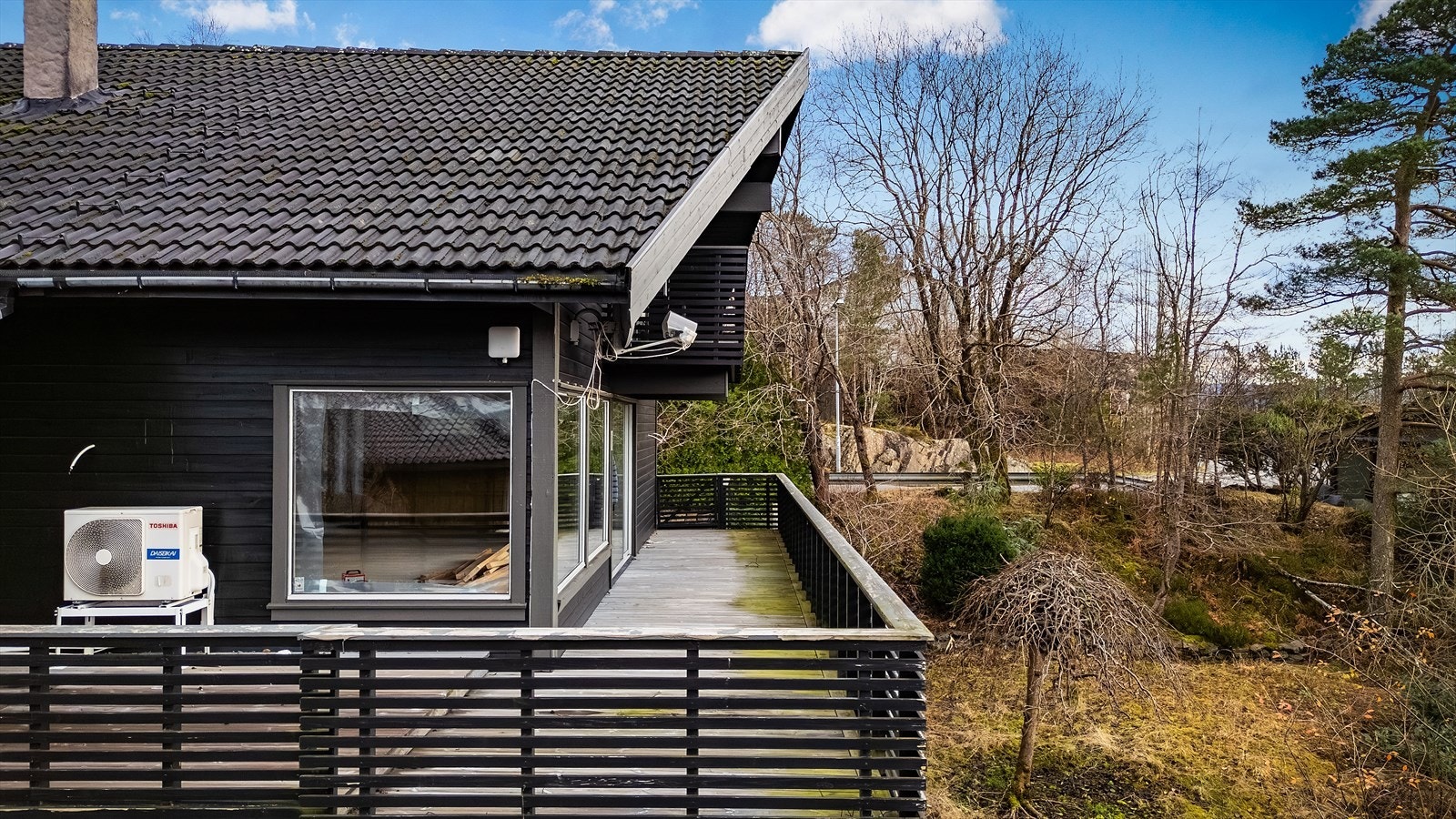 - Emera eiendomsmegling v/Erlend Stokmo har gleden av å presentere Tjørnhaugen 76 - Galleribilde