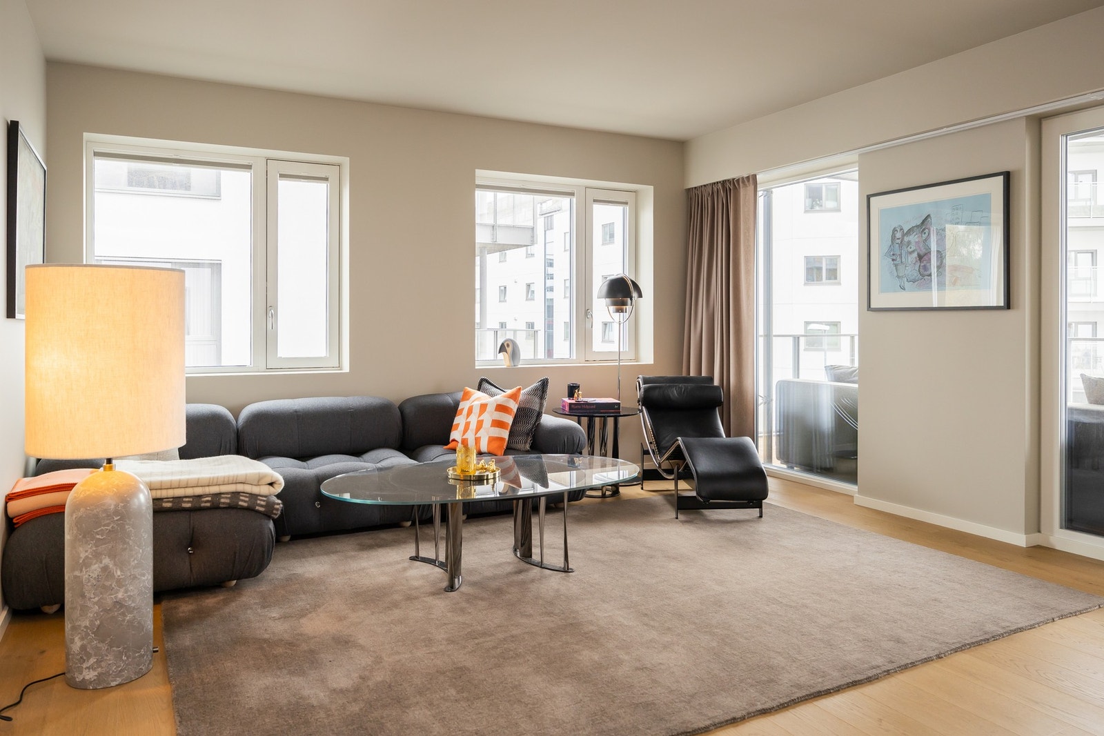 Felleskostnadene inkluderer a konto fjernvarme og varmtvann, bodkontingent, elektroniske fellesavtale via TELIA og diverse vedlikehold og drift iht. regnskapet. Galleribilde