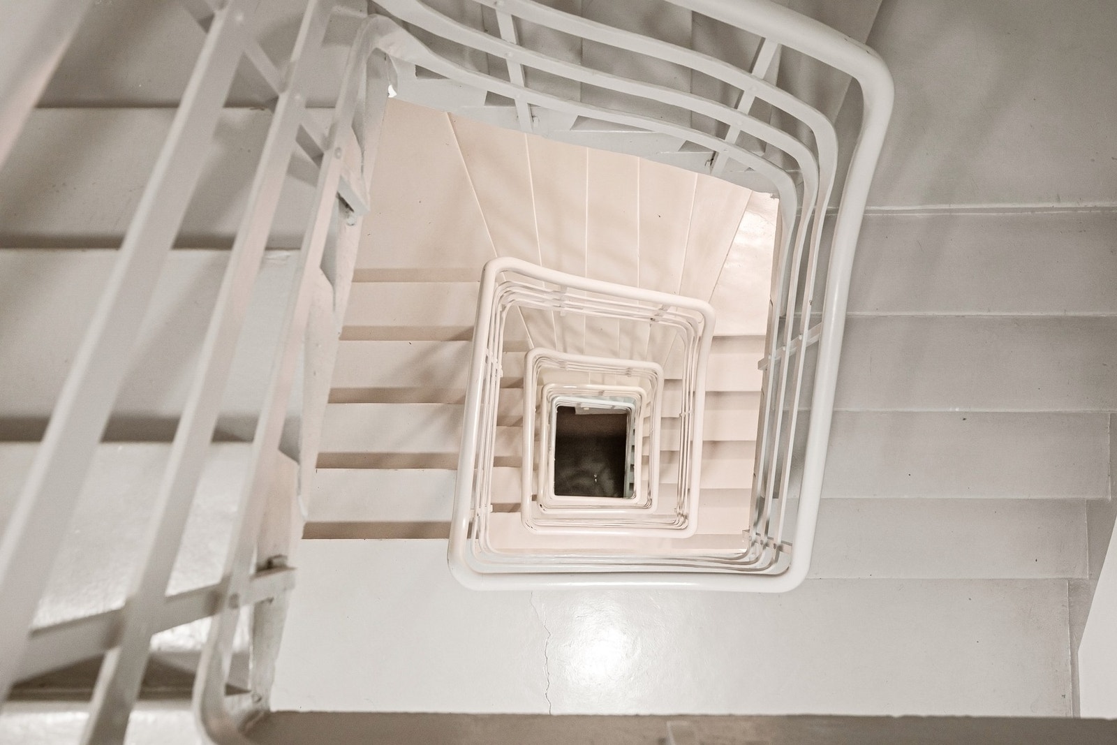 Adkomst til leiligheten via felles trappegang Galleribilde