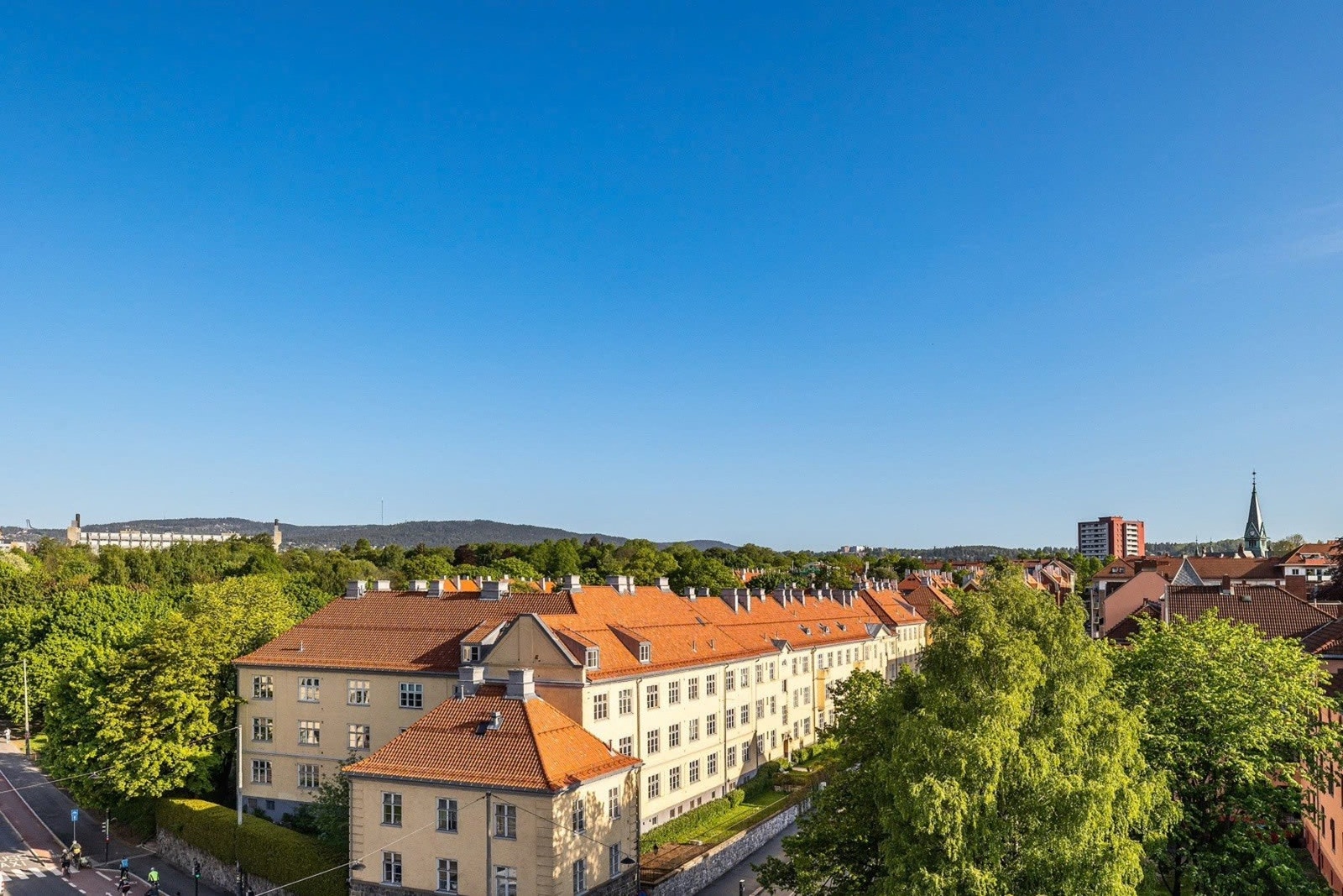Taket kan bare benyttes av tårnblokkenes beboere. Galleribilde