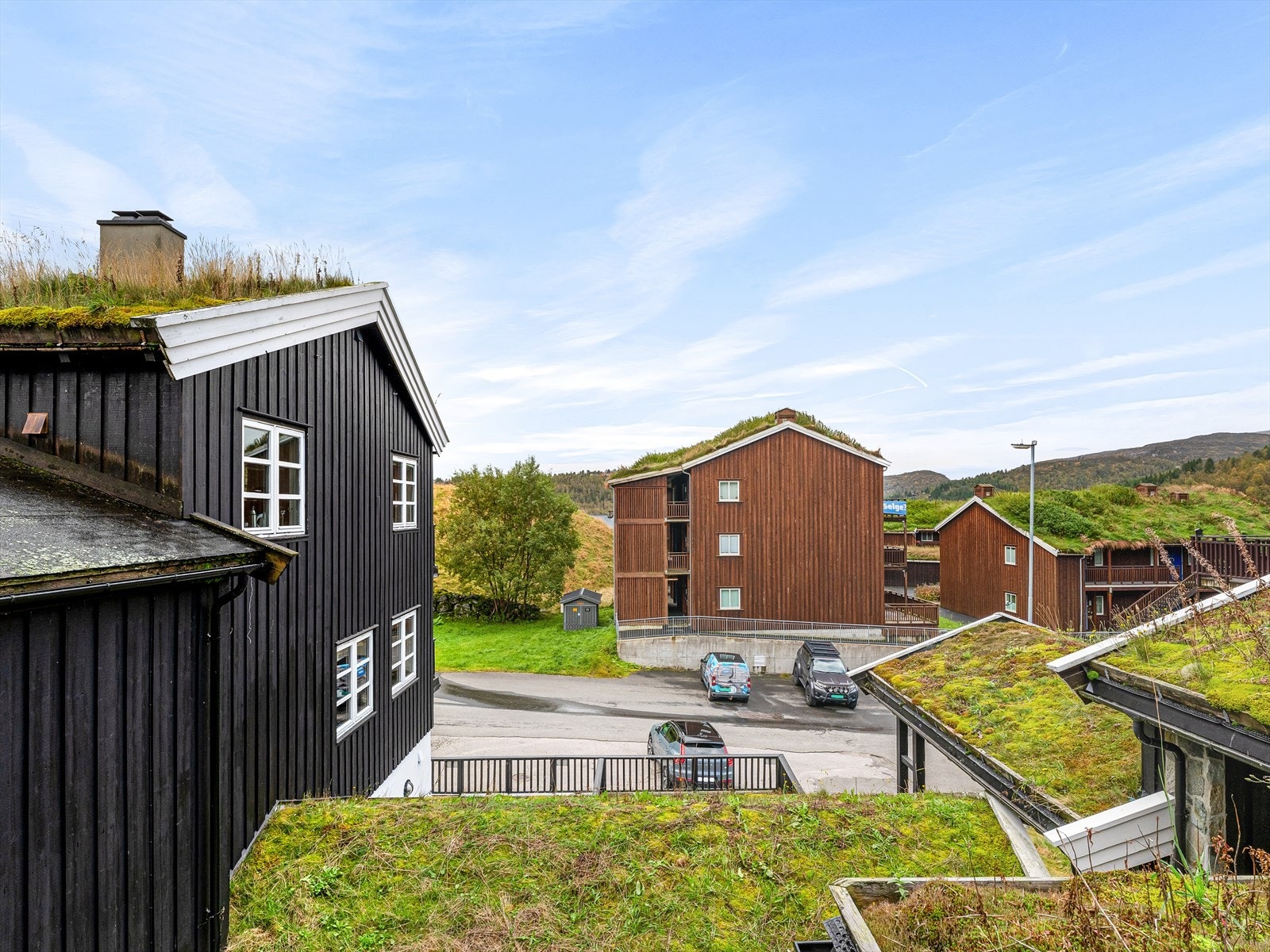 Utsikt fra terrassen. Solvendt. Galleribilde