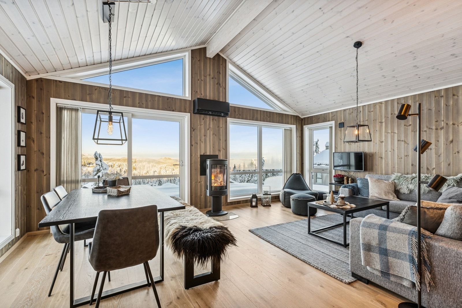 Gunn Margit Andreassen v/Privatmegleren Hønefoss har gleden av å presentere Moltelia 11! Galleribilde