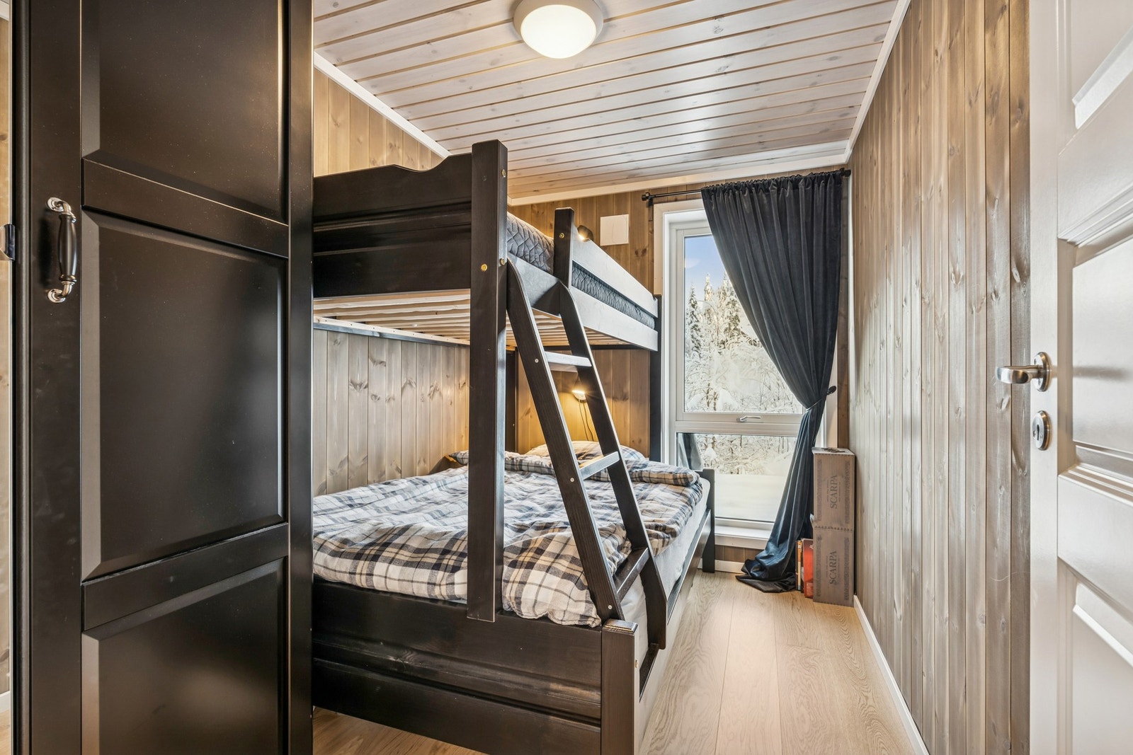 Samle hele familien på hytten. Galleribilde