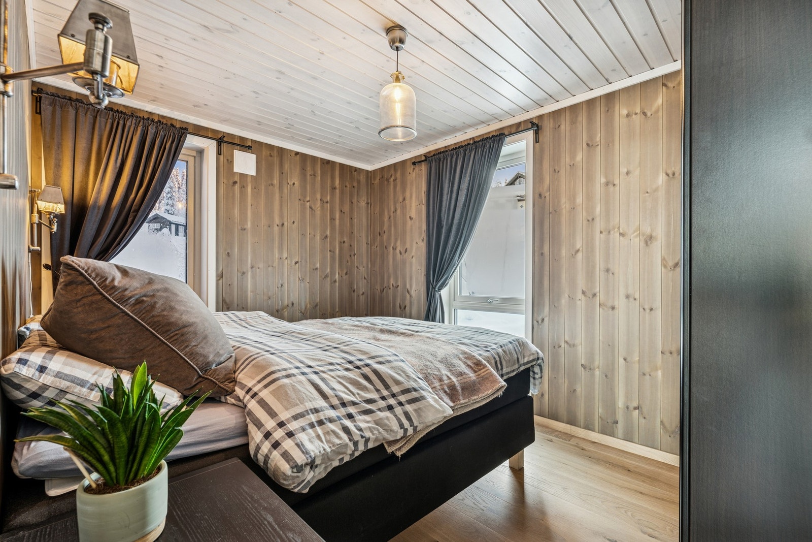 Hytten byr på 3 soverom. Galleribilde