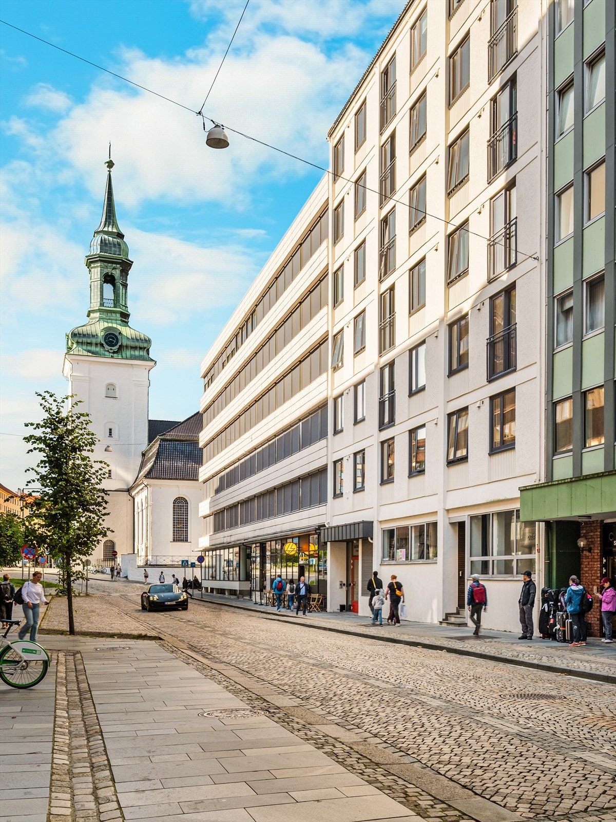 Enten du vil oppleve shopping, smake på kulinariske herligheter, nyte kulturelle begivenheter eller oppleve det pulserende nattelivet, er det et rikt utvalg av tilbud som vil tilfredsstille enhver smak. Galleribilde