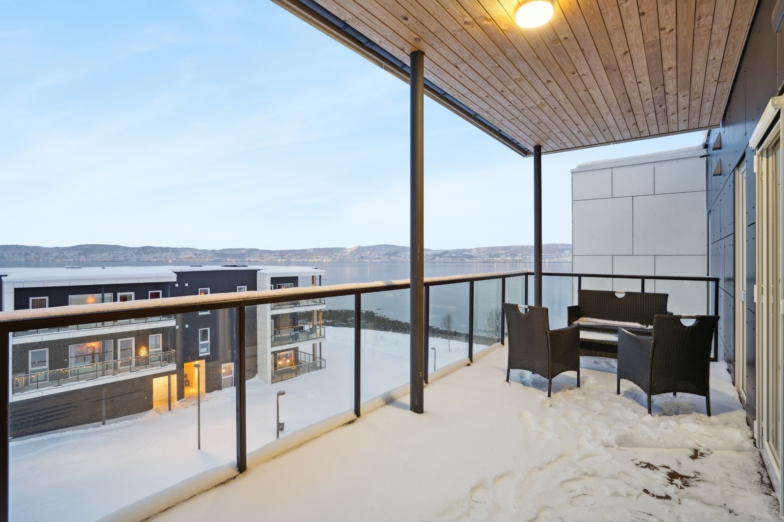 Velkommen til Gullvegen 18, her presentert av Eiendomsmegler 1 Rødbanken v/Wenche Galleribilde