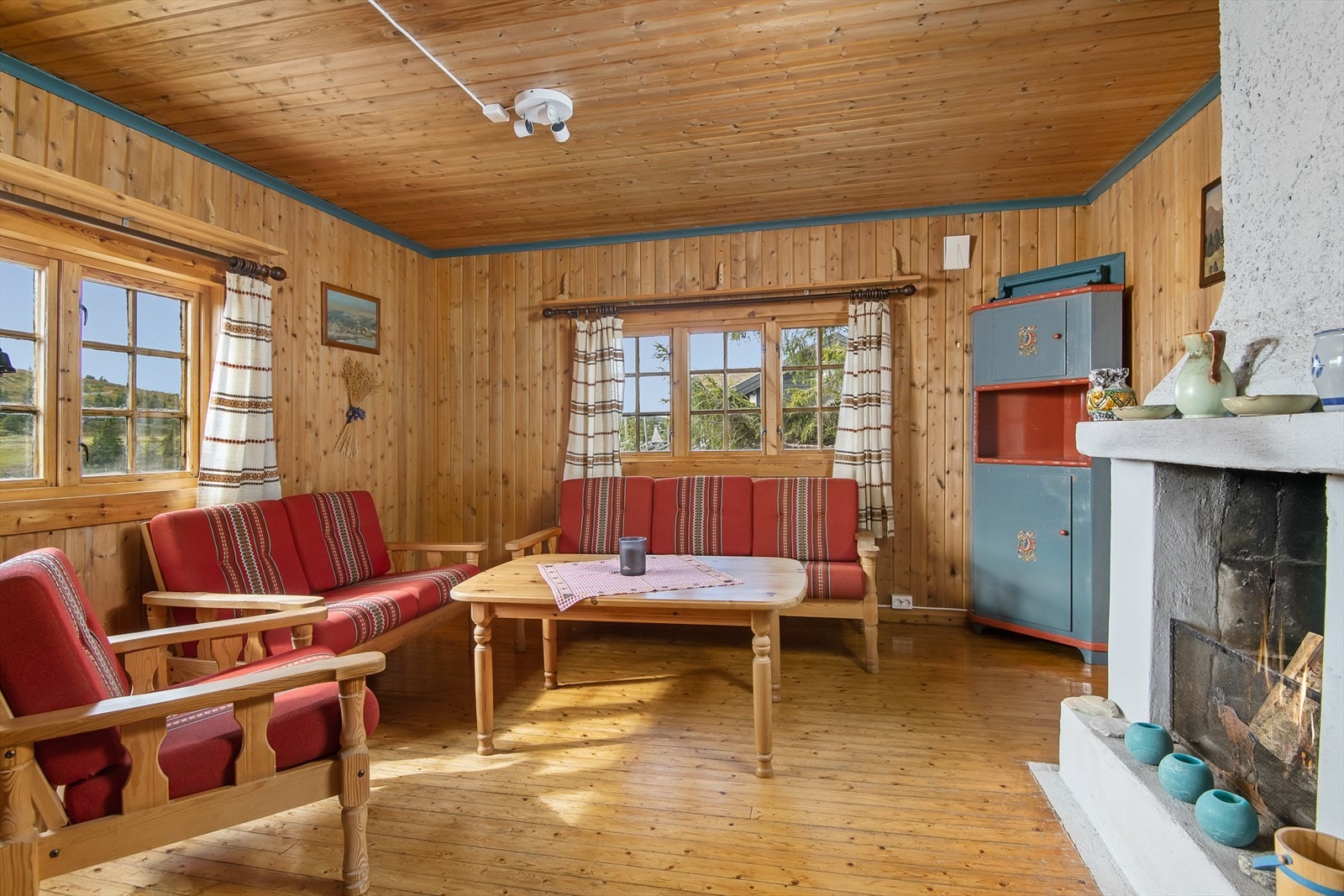 Fint, naturlig lys inn stua. Galleribilde