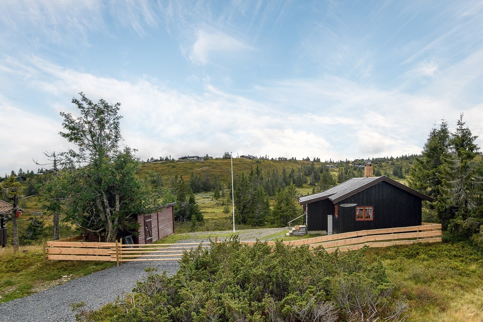 Enkel adkomst inn til hytta fra Guldmundsvegen. Galleribilde