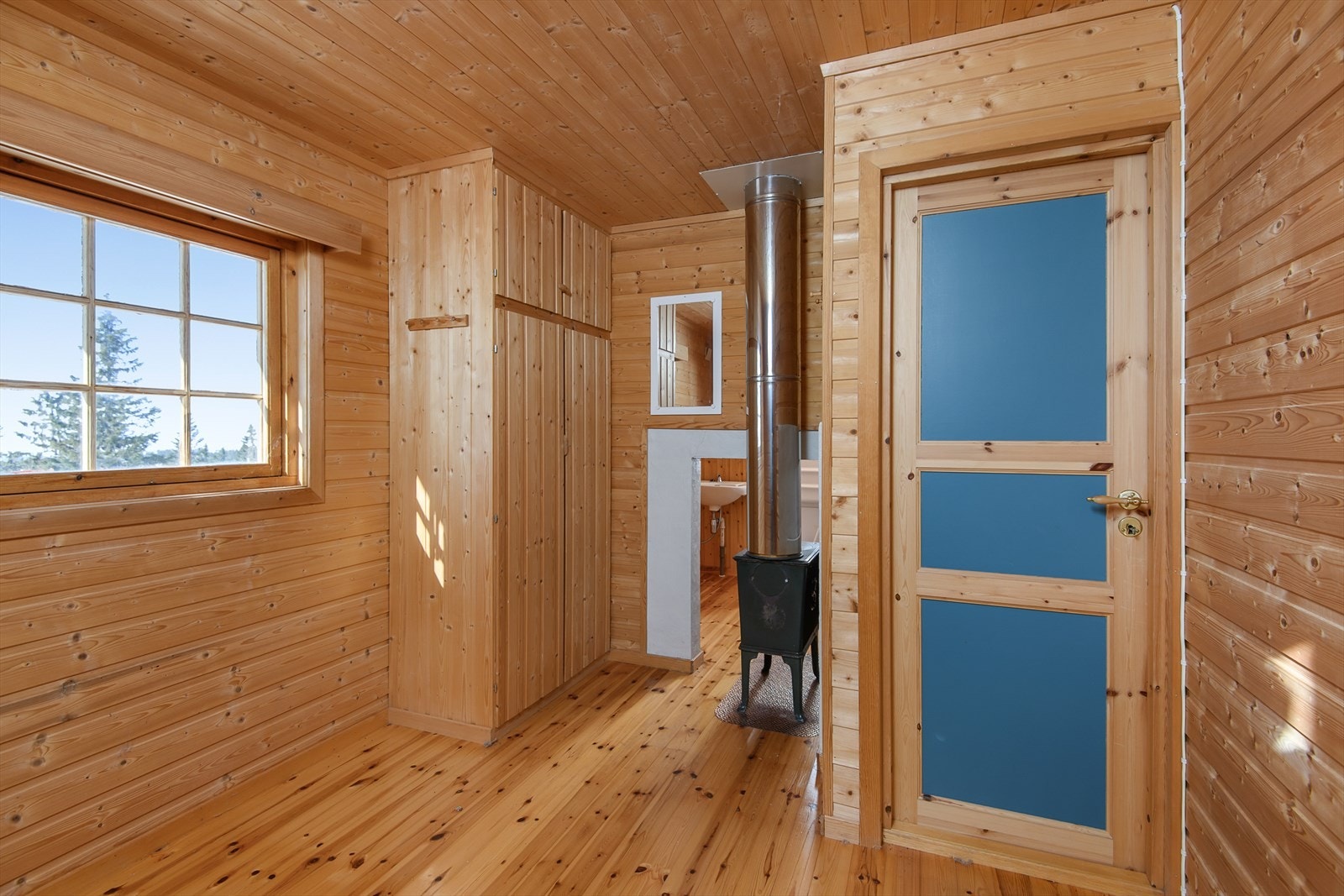 Skap for oppbevaring på soverom 2. Galleribilde