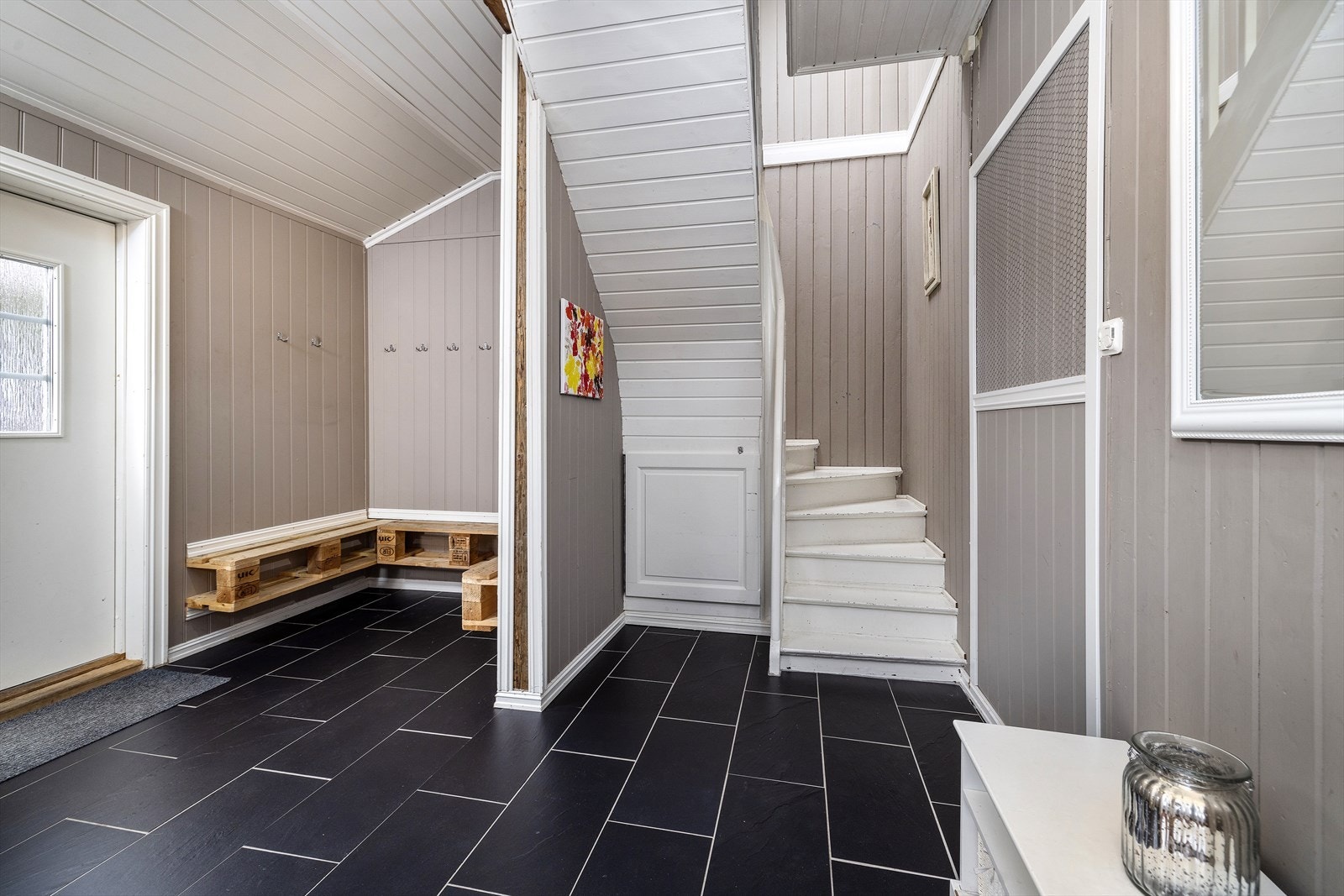 Trapp til 2. etasje. Galleribilde