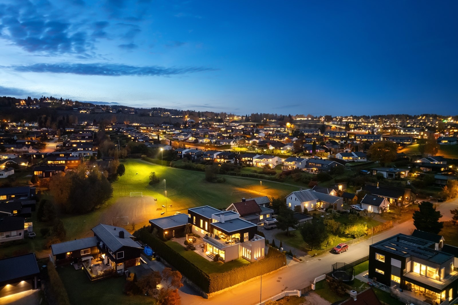 Olav Aukrusts gate 25 presenteres av DNB Eiendom ved Helge Hågensen og Joachim Vågen. Galleribilde