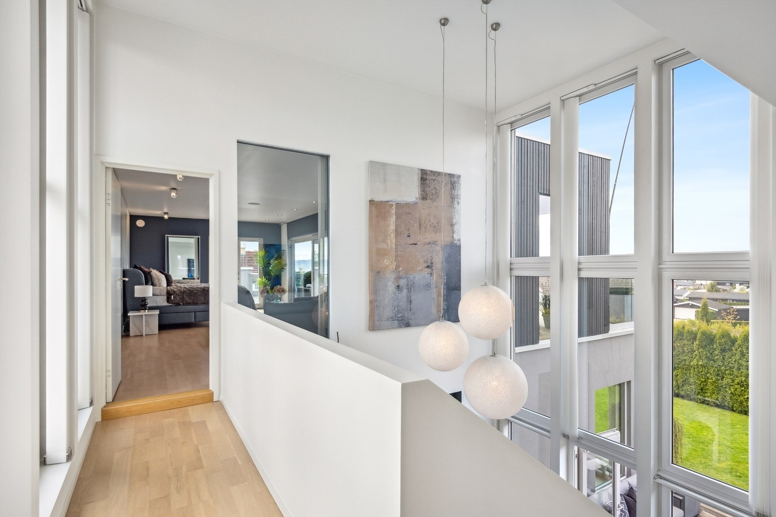 Åpent trapperom fra hallen i 2.etasje Galleribilde