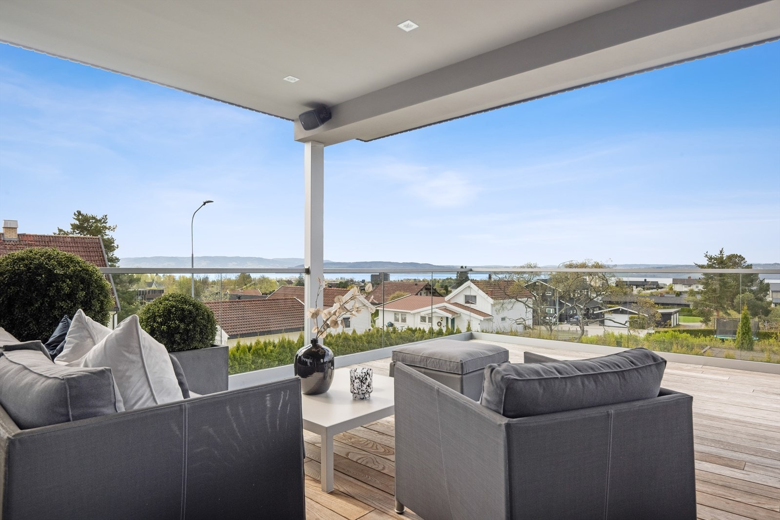 Fantastisk utsikt over Hamar og Mjøsa. Galleribilde