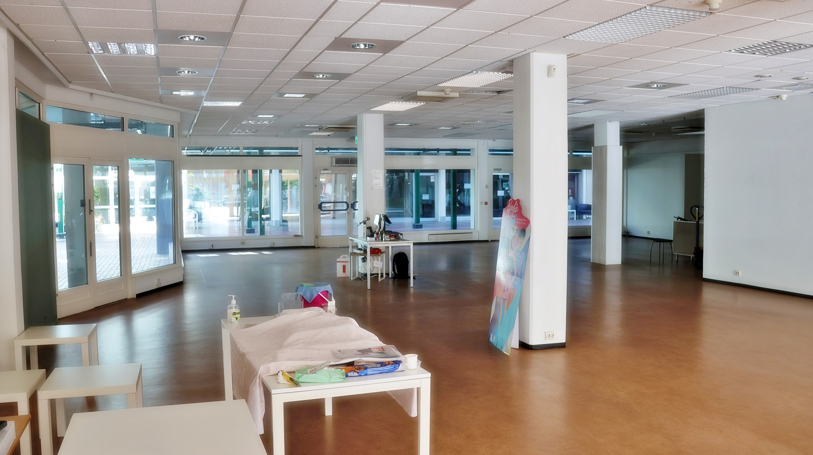 270 m2 ledig inne i glasshuset. Galleribilde