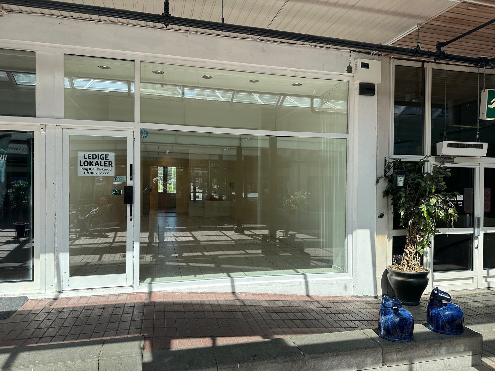 Tidligere fotterapeut sine lokaler. Egner seg til kontor, butikk eller galleri. Galleribilde