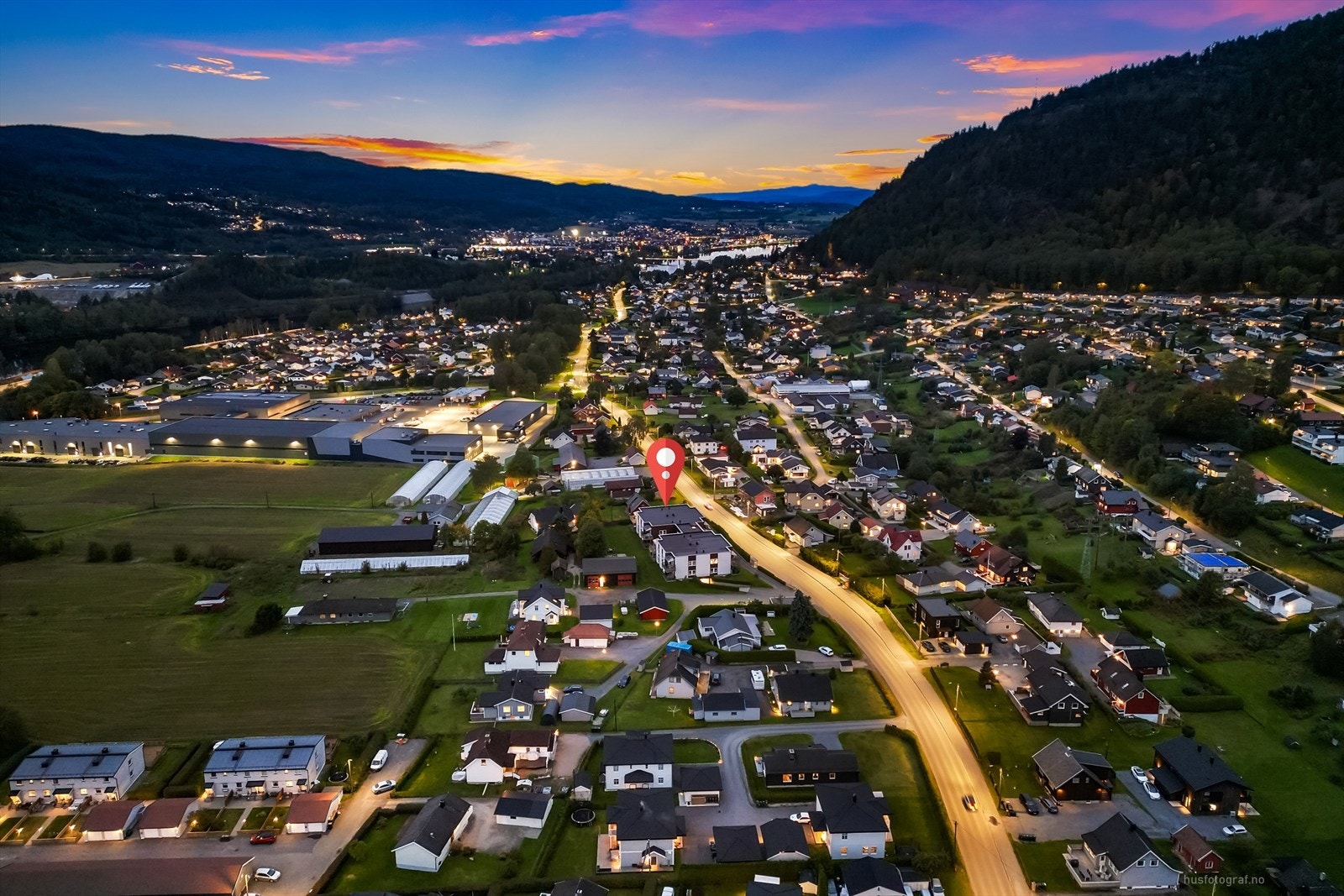 I nærheten finner du Solbergsenteret, som blant annet har dagligvarebutikk, apotek og frisør. Galleribilde