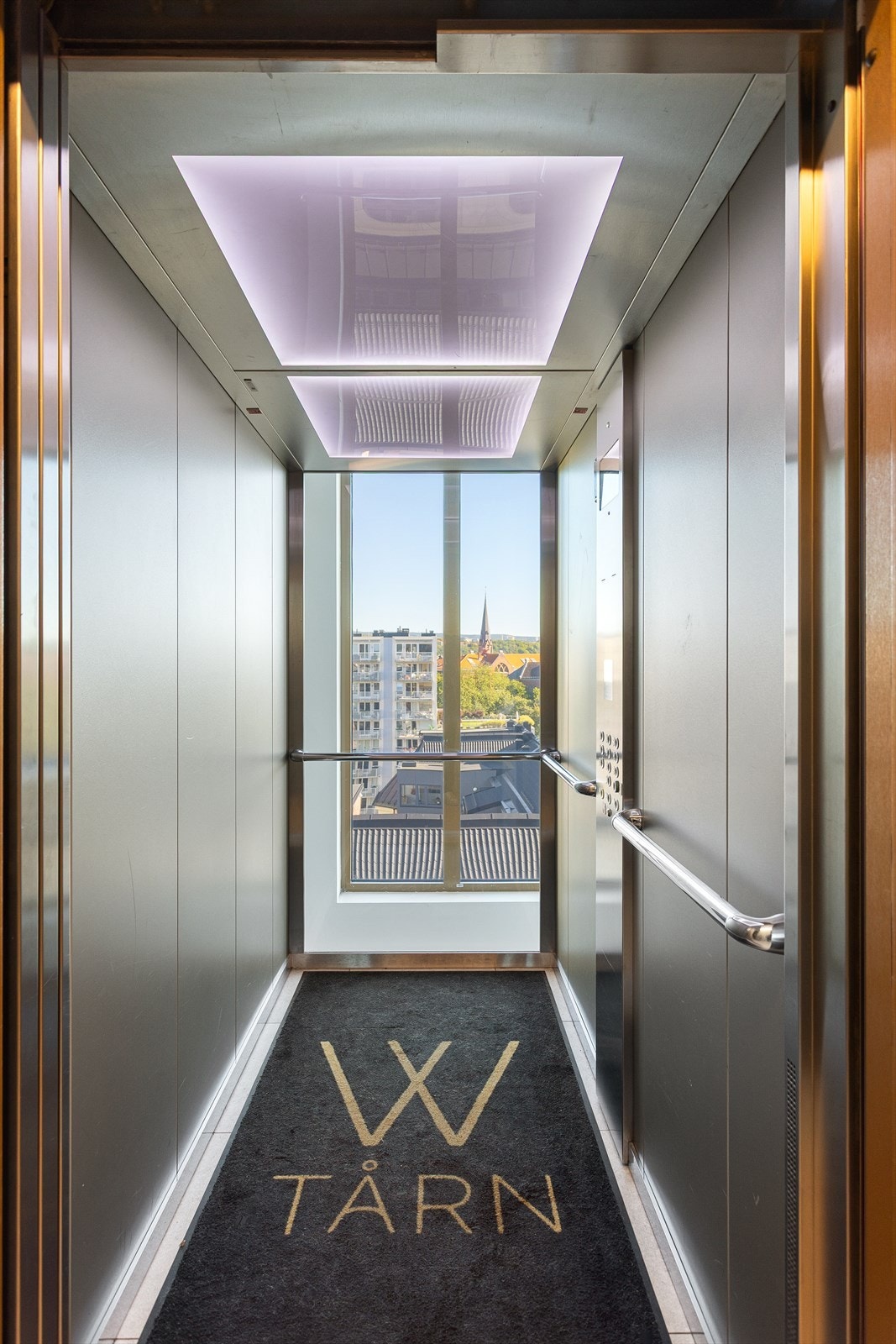 Glassheisen går direkte opp til leilighetsplan. Galleribilde