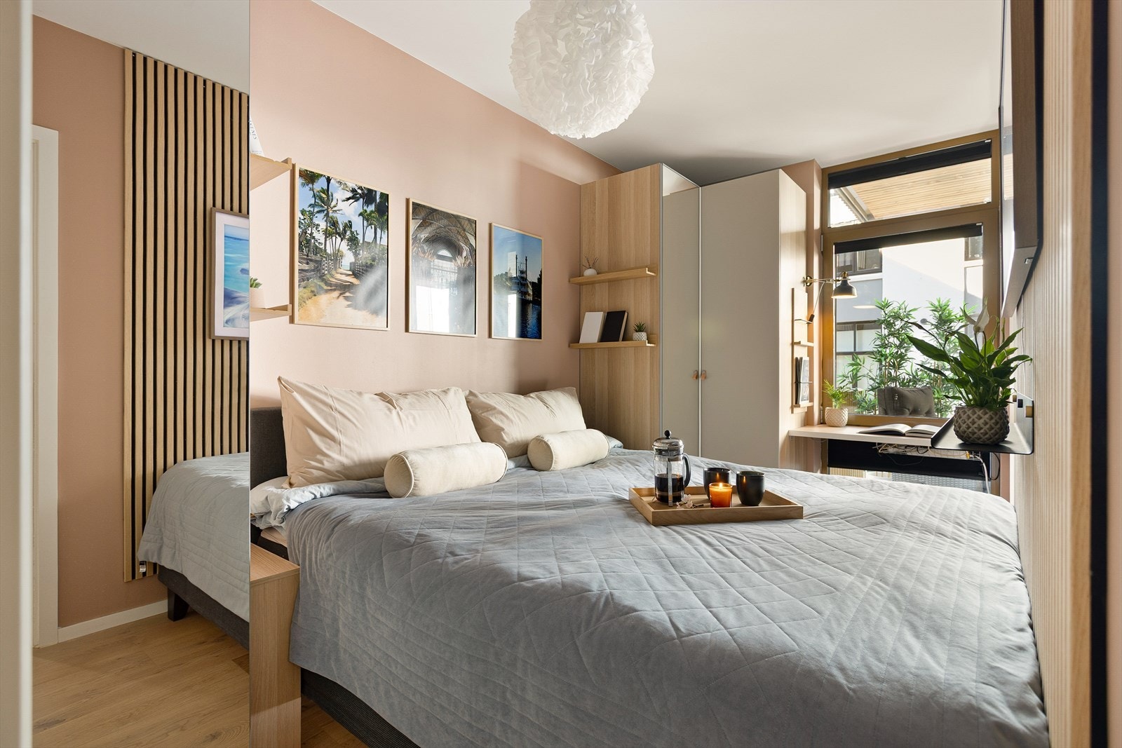 Behagelig soverom. Galleribilde