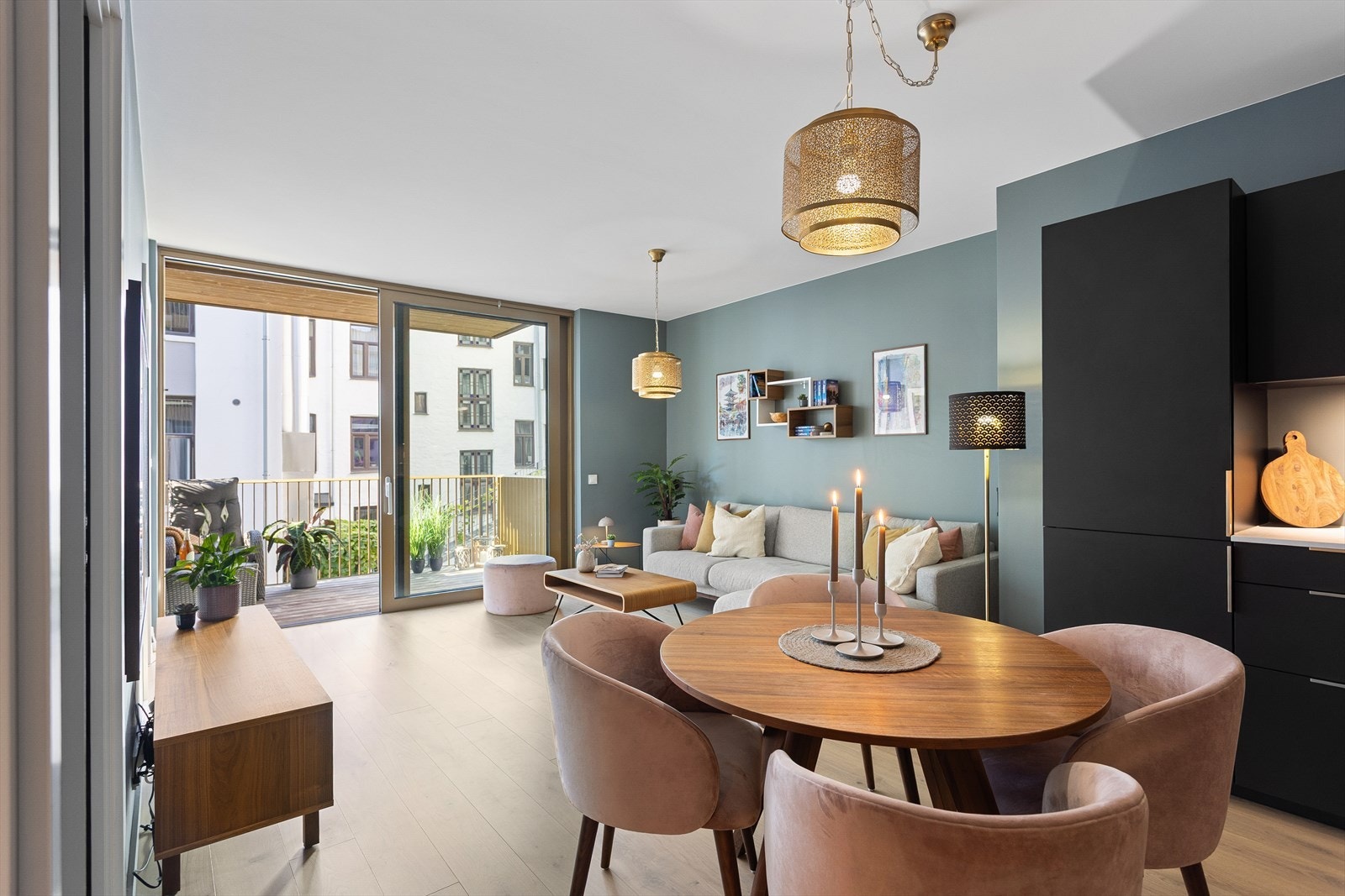 Leiligheten er fra 2021, og holder en høy standard med påkostede materialvalg. Galleribilde