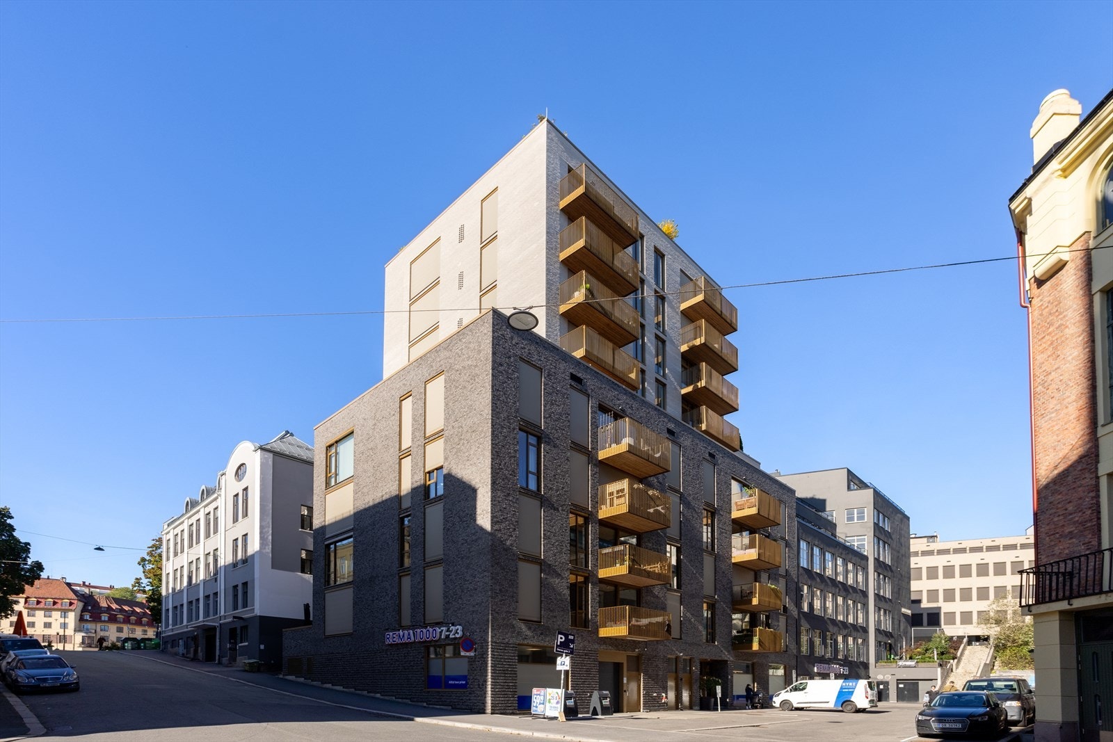 Fredensborg Bolig har sammen med Grape Architects utviklet prosjektet Waldemars Tårn som er et høyreist bygg over 10 etasjer, bestående av totalt 34 andelsleiligheter med dagligvarebutikken Rema 1000 i 1. etasje. Galleribilde