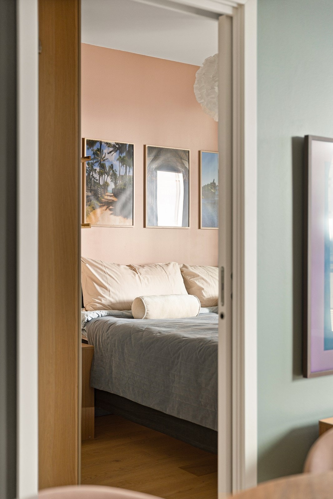 Skyvedør inn til soverom. Galleribilde