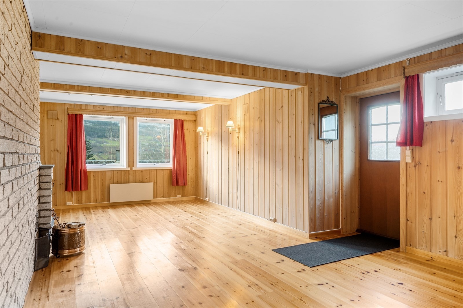 Boligen har en innholdsrik underetasje. Galleribilde