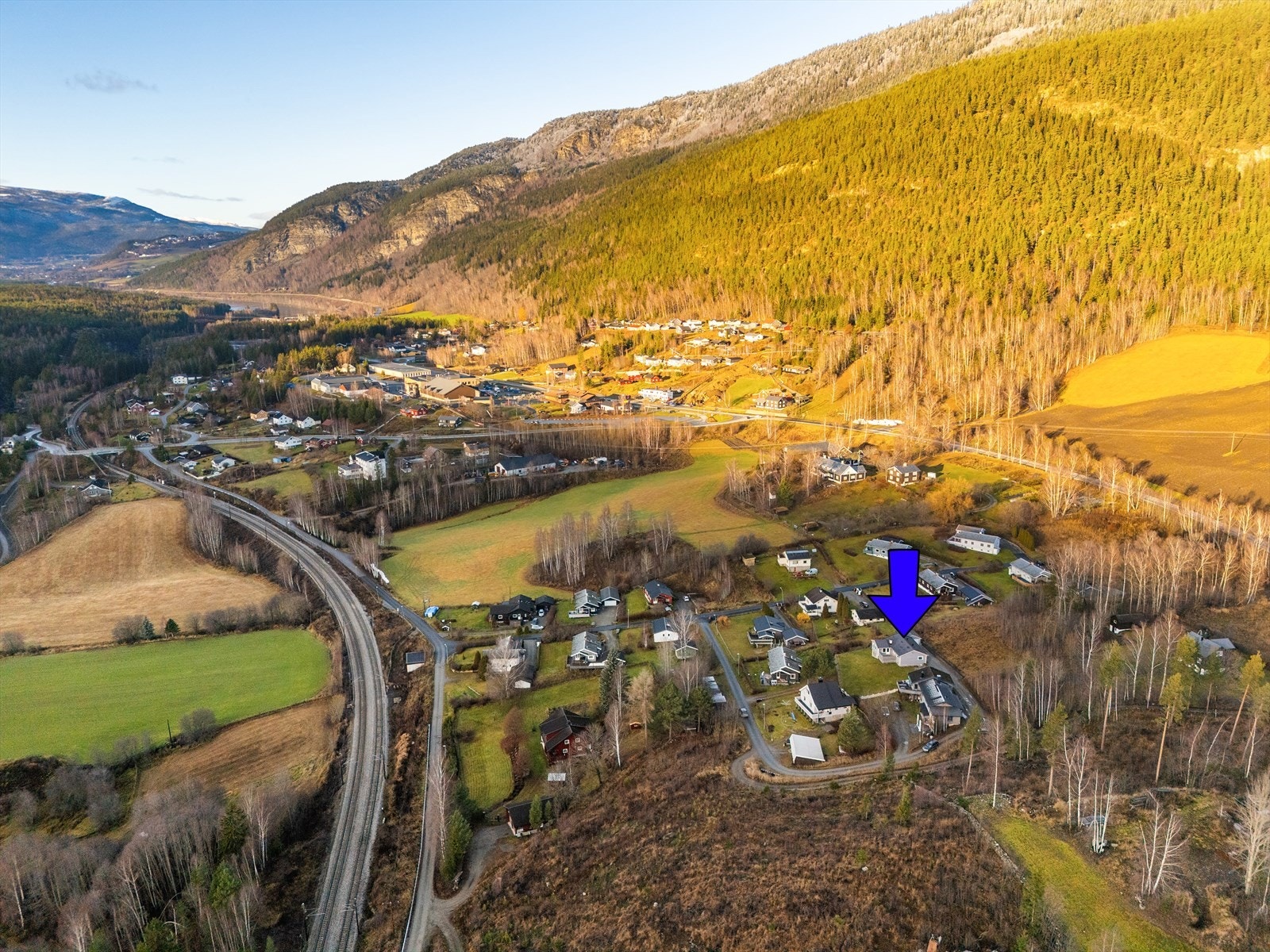 Områdebilde - det er korte avstander til flotte tur- og fjellrområder. Galleribilde