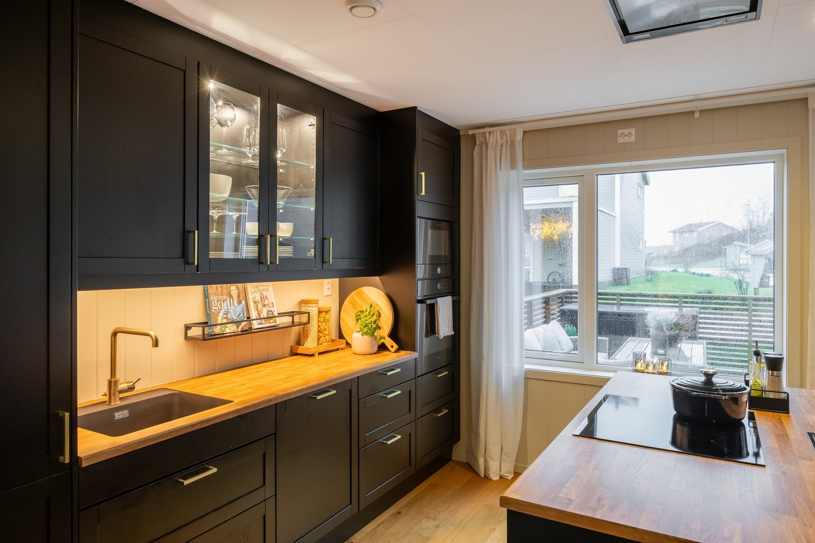 Gulvvarme i hele 1 etasjen. Galleribilde